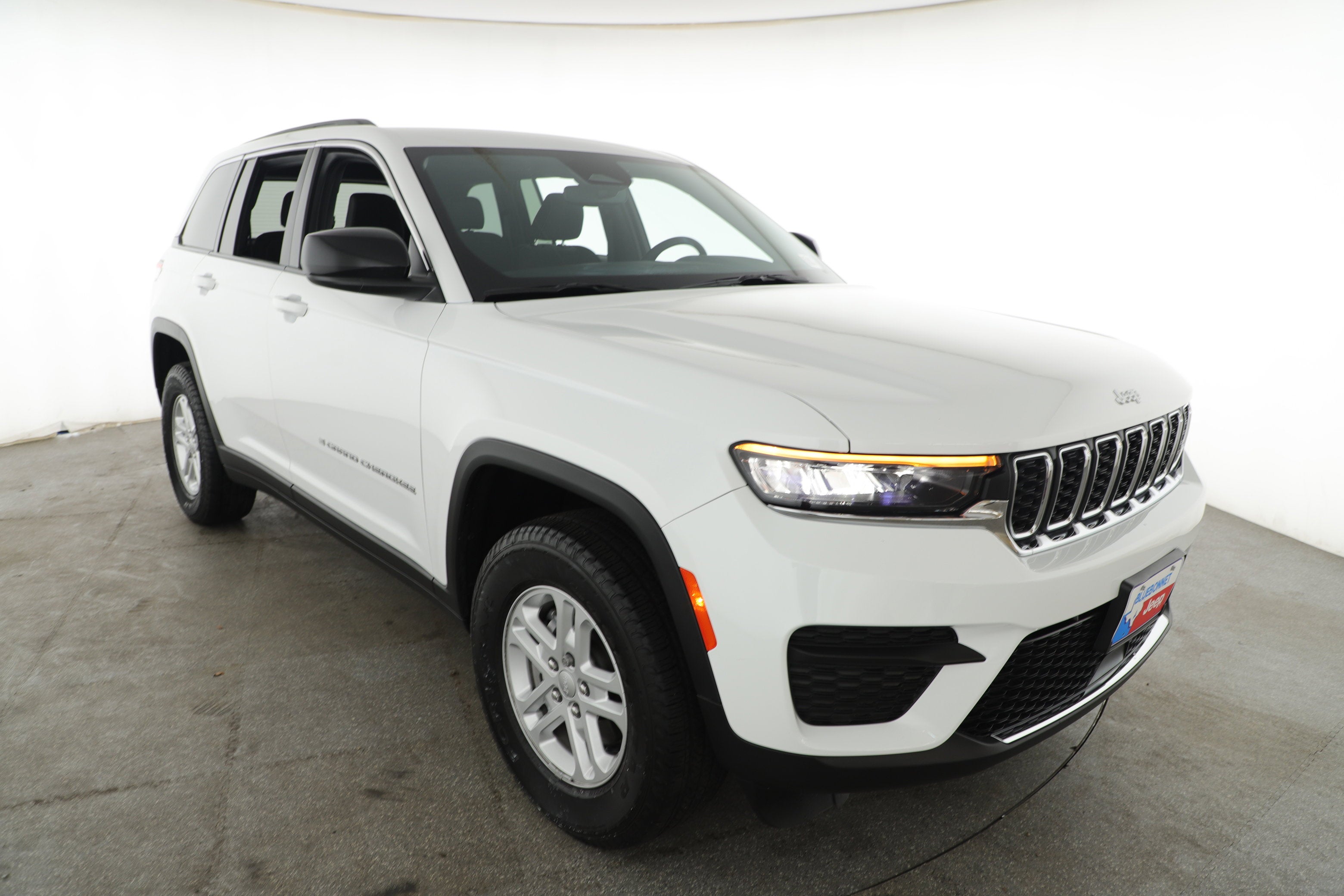 2024 Jeep Grand Cherokee Laredo 4x2