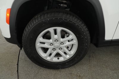 2024 Jeep Grand Cherokee Laredo 4x2