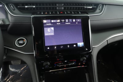 2025 Jeep Grand Cherokee Laredo 4x2