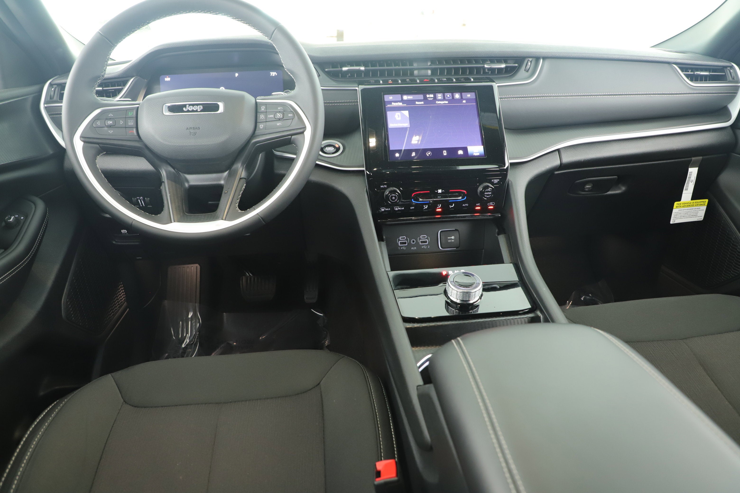 2025 Jeep Grand Cherokee Laredo 4x2