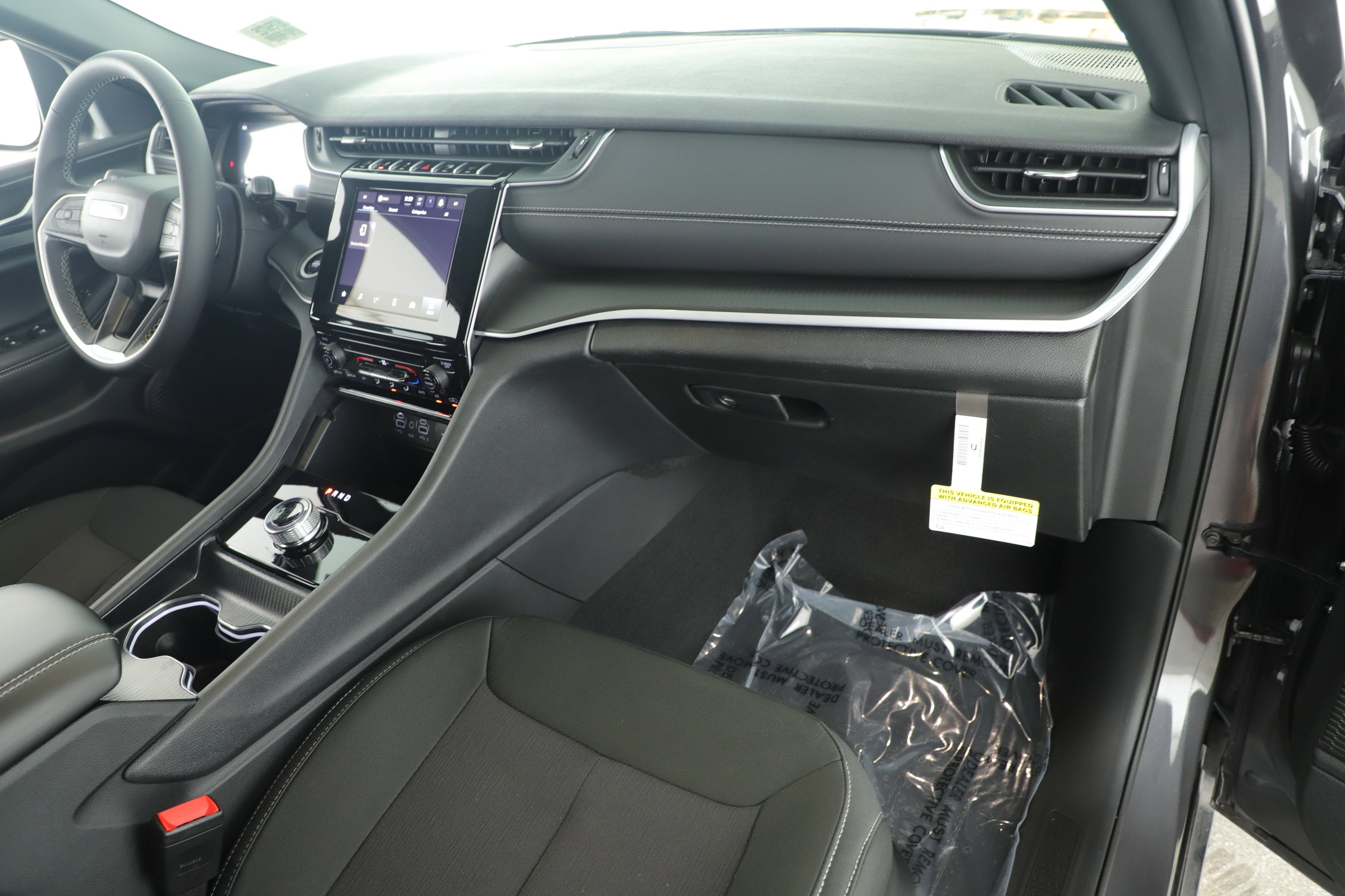 2025 Jeep Grand Cherokee Laredo 4x2