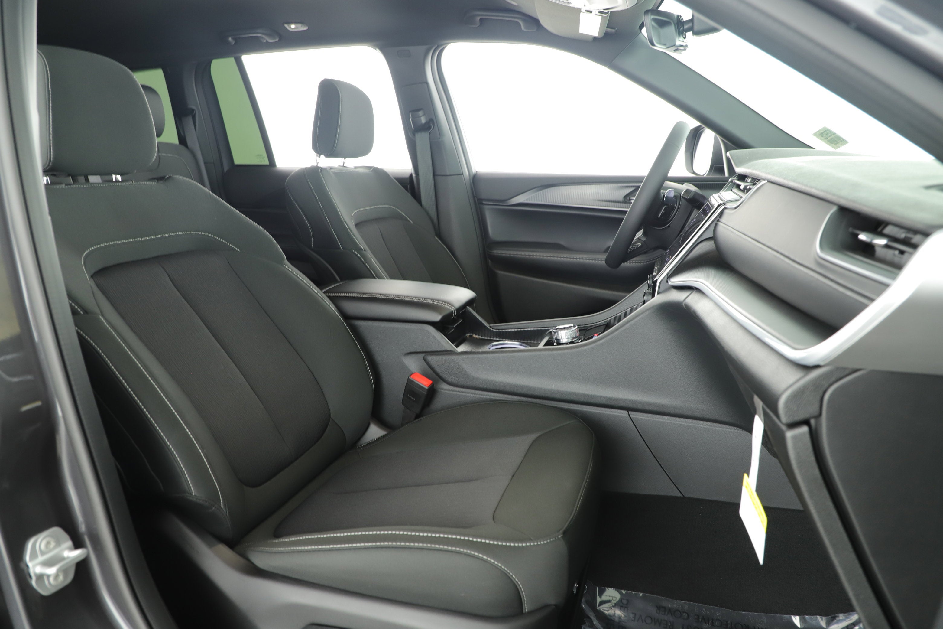 2025 Jeep Grand Cherokee Laredo 4x2