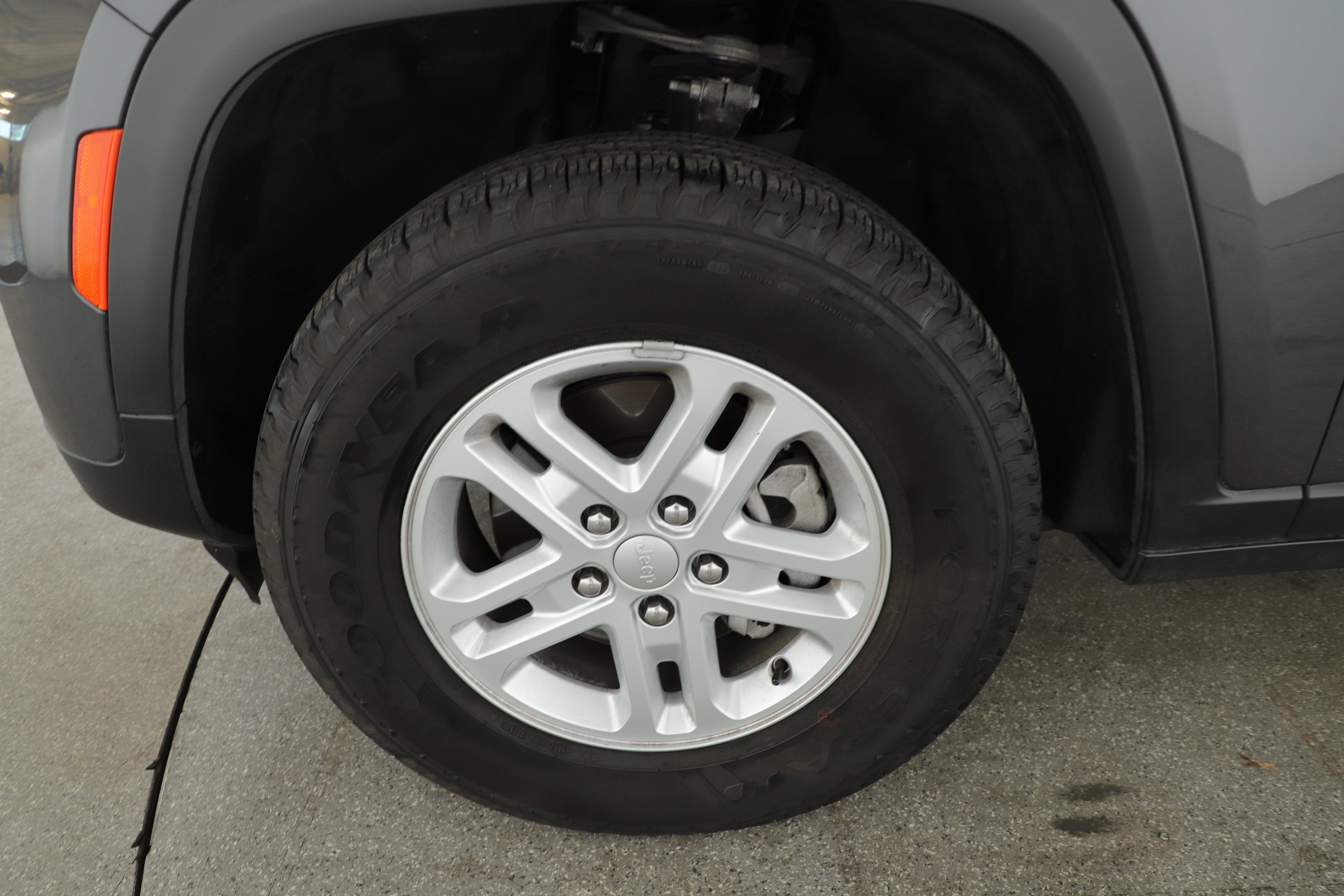 2025 Jeep Grand Cherokee Laredo 4x2