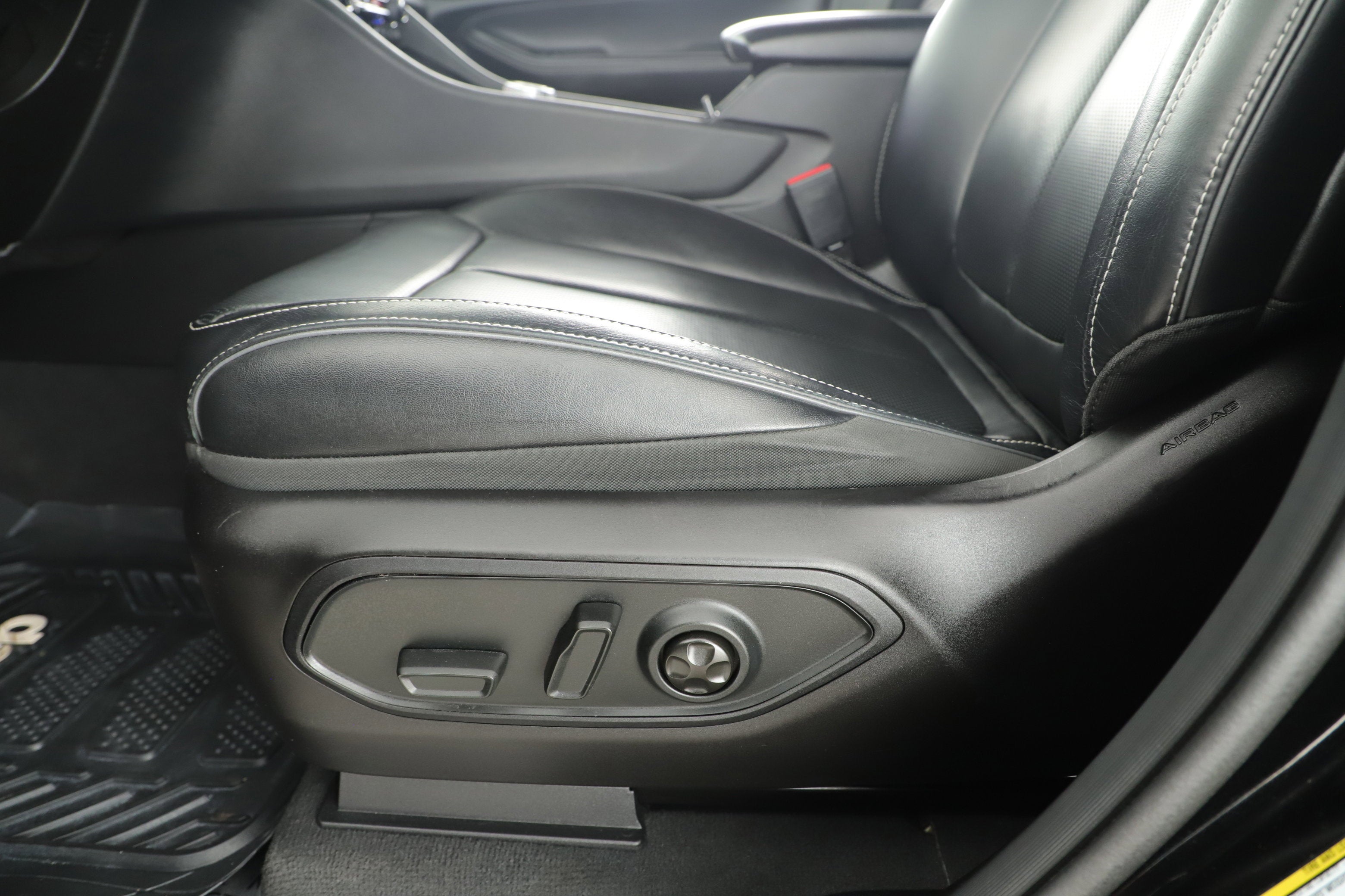 2022 Jeep Grand Cherokee Overland 4x2