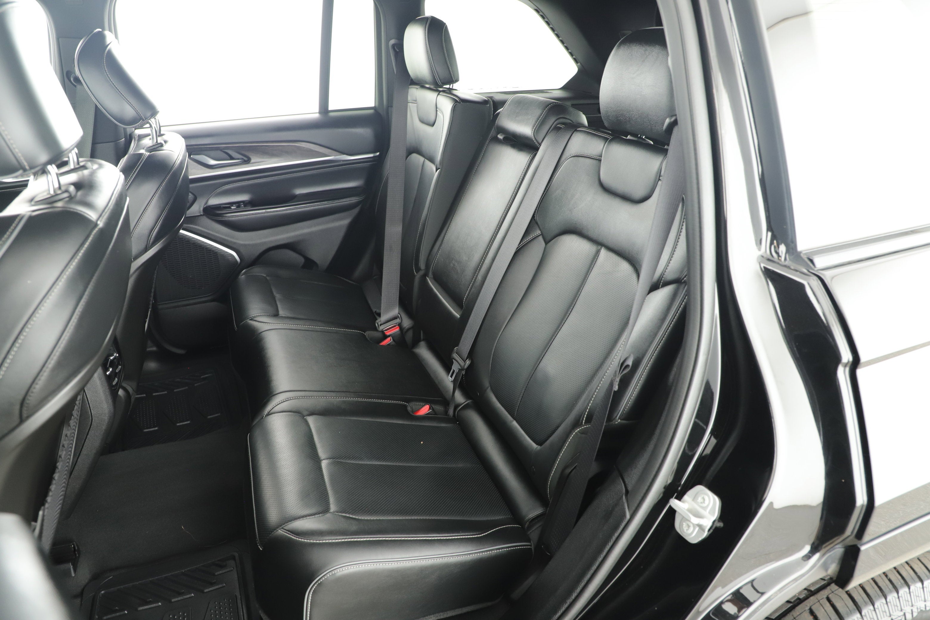 2022 Jeep Grand Cherokee Overland 4x2