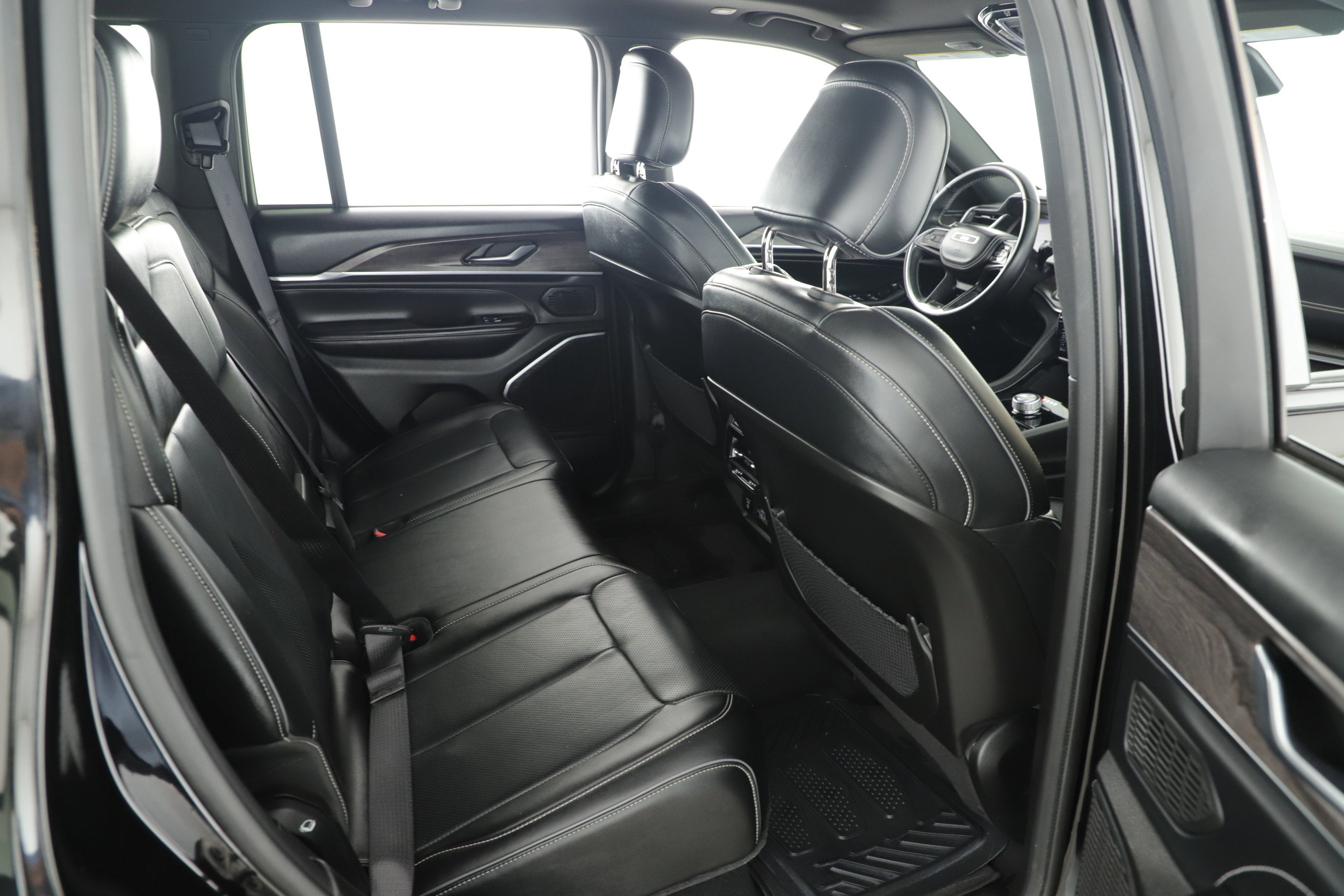 2022 Jeep Grand Cherokee Overland 4x2