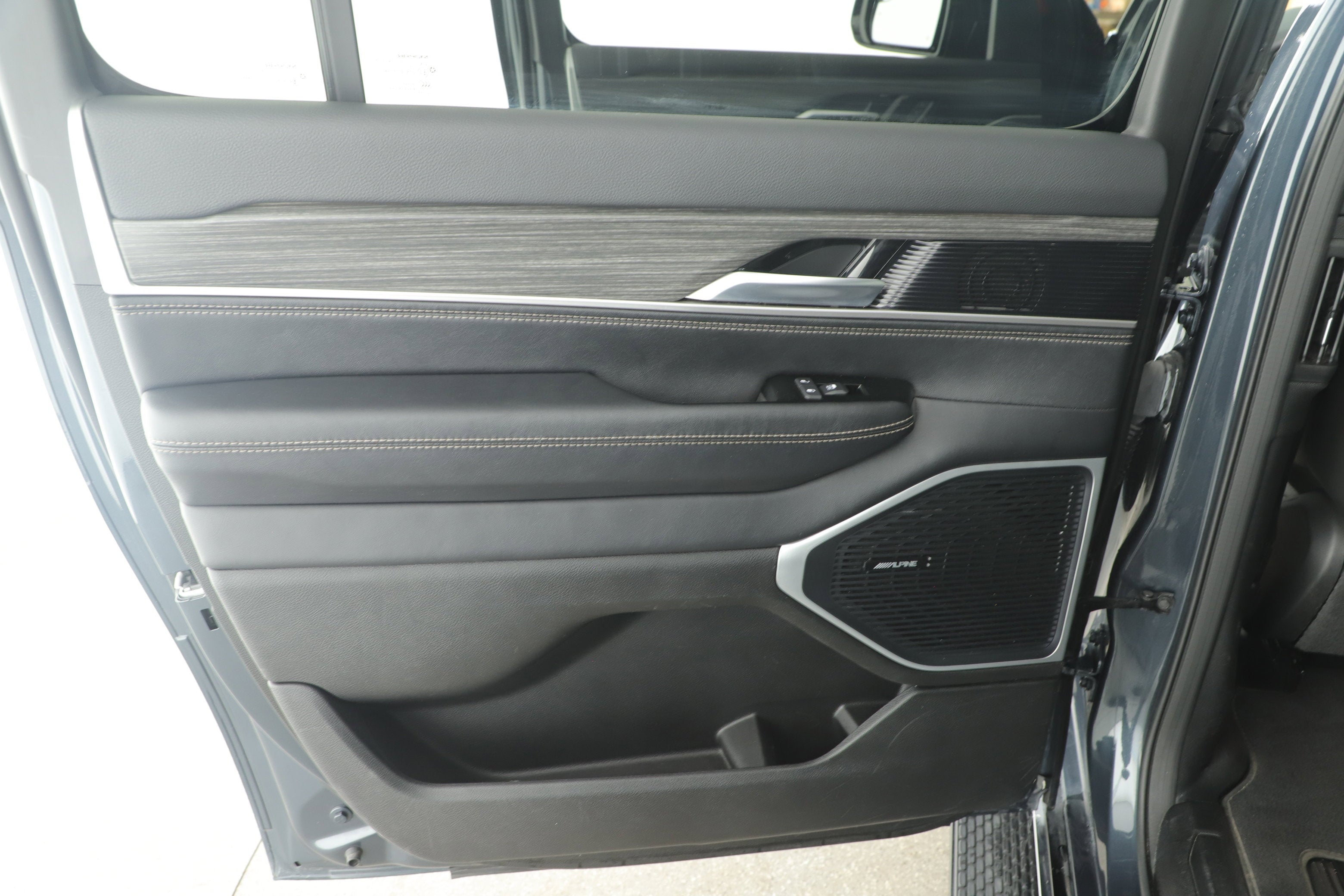 2024 Jeep Wagoneer L Series II 4x4