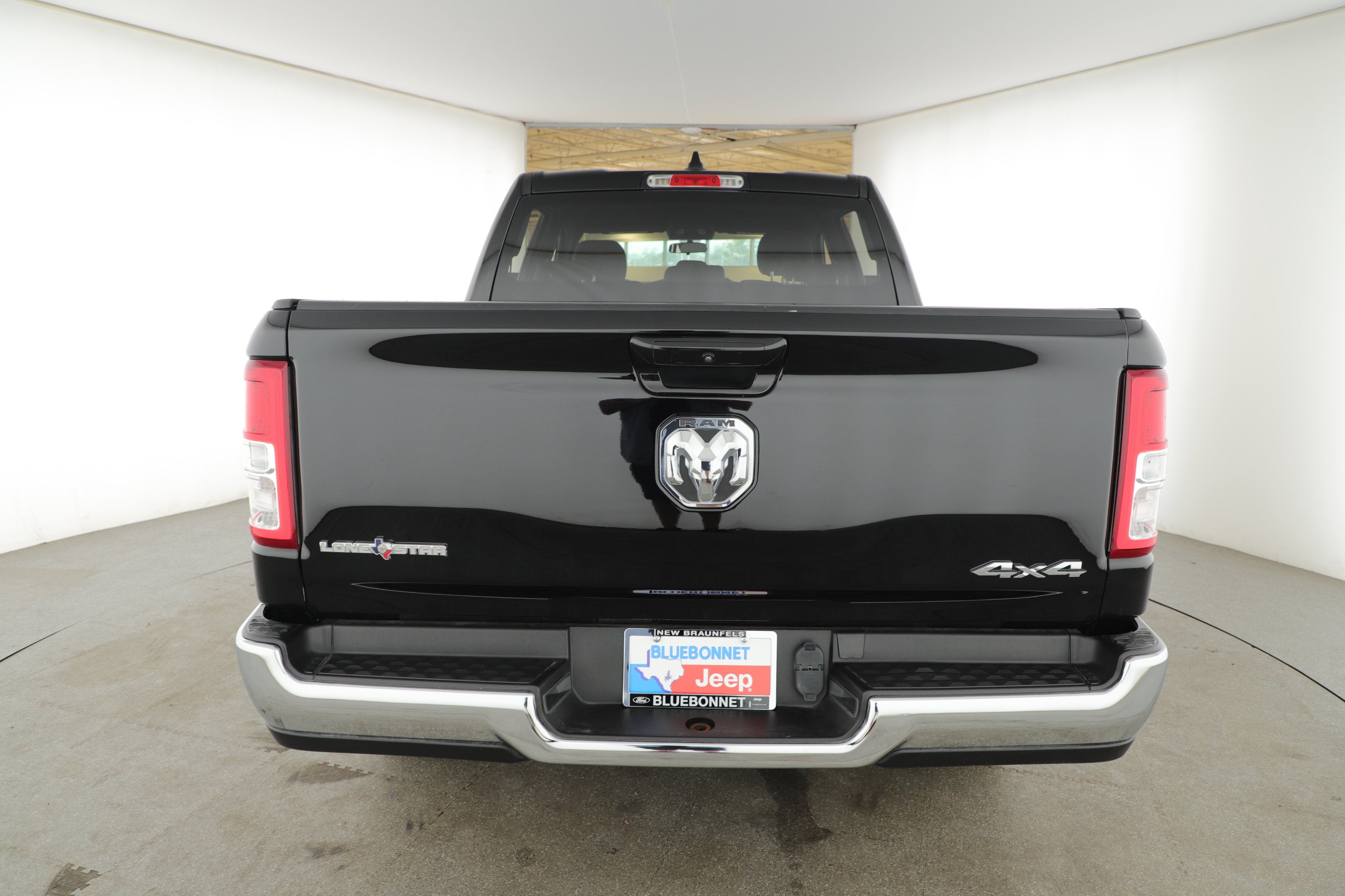 2022 RAM 1500 Lone Star Crew Cab 4x4 5'7' Box