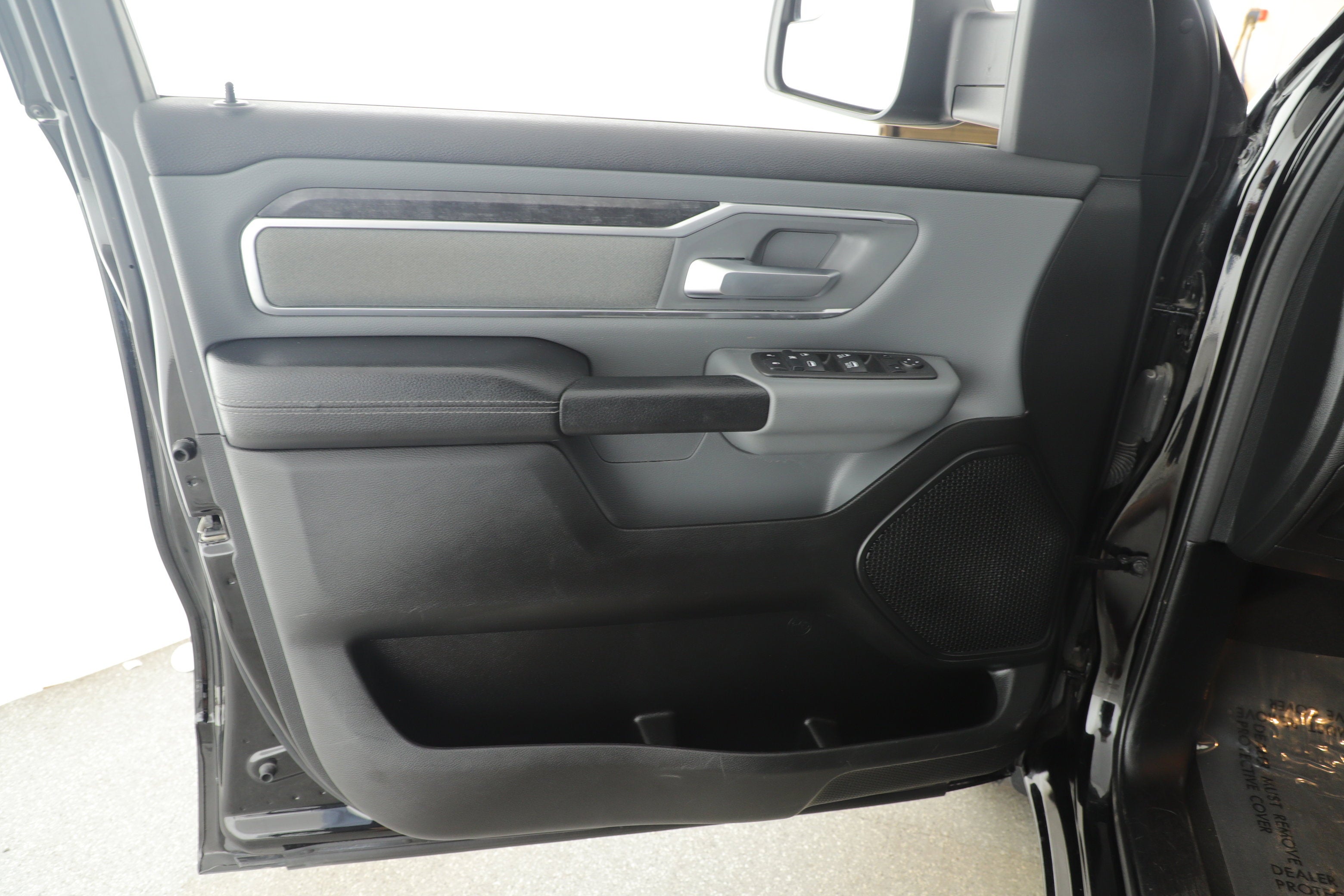 2022 RAM 1500 Lone Star Crew Cab 4x4 5'7' Box