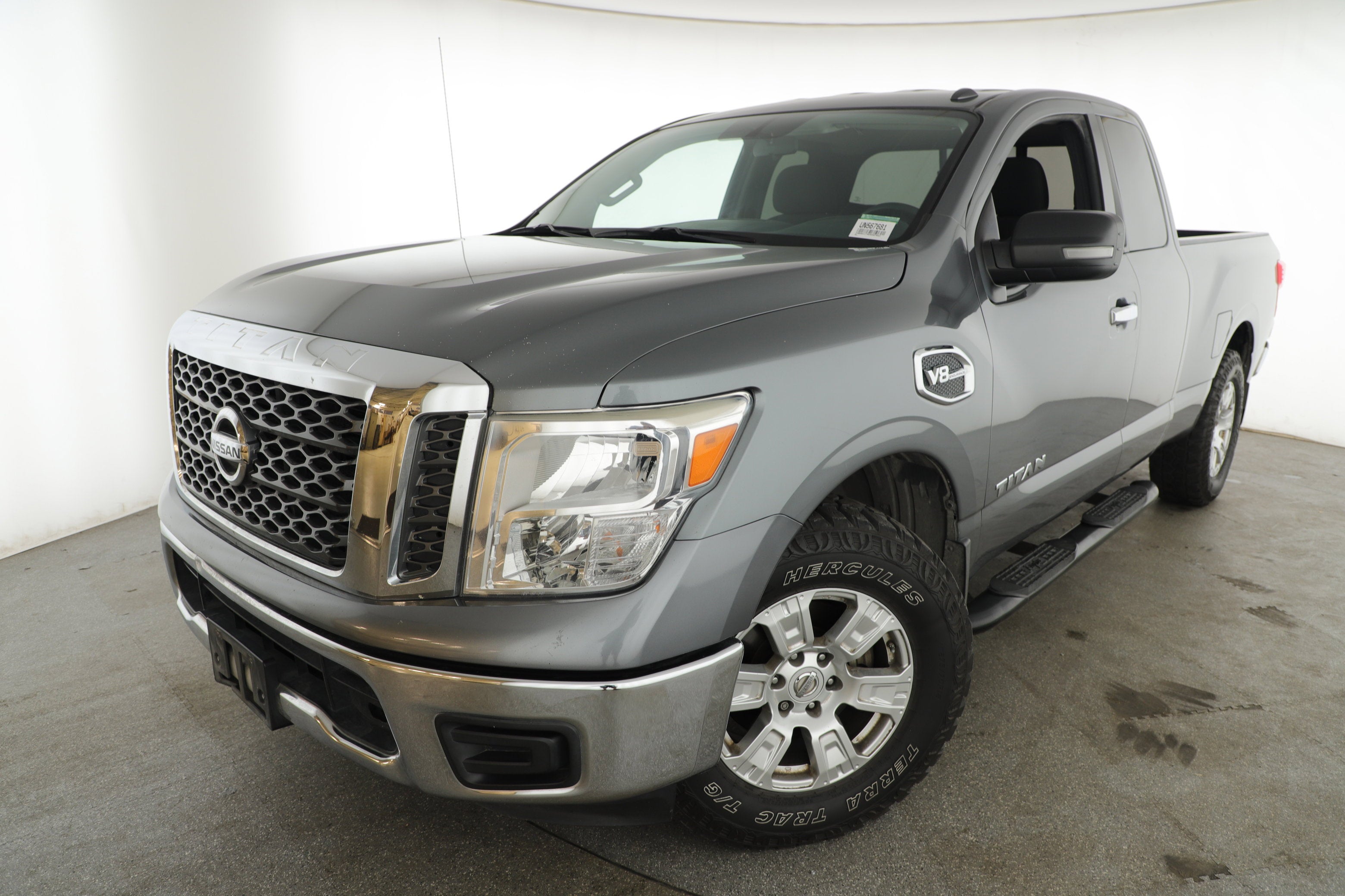 2017 Nissan TITAN SV