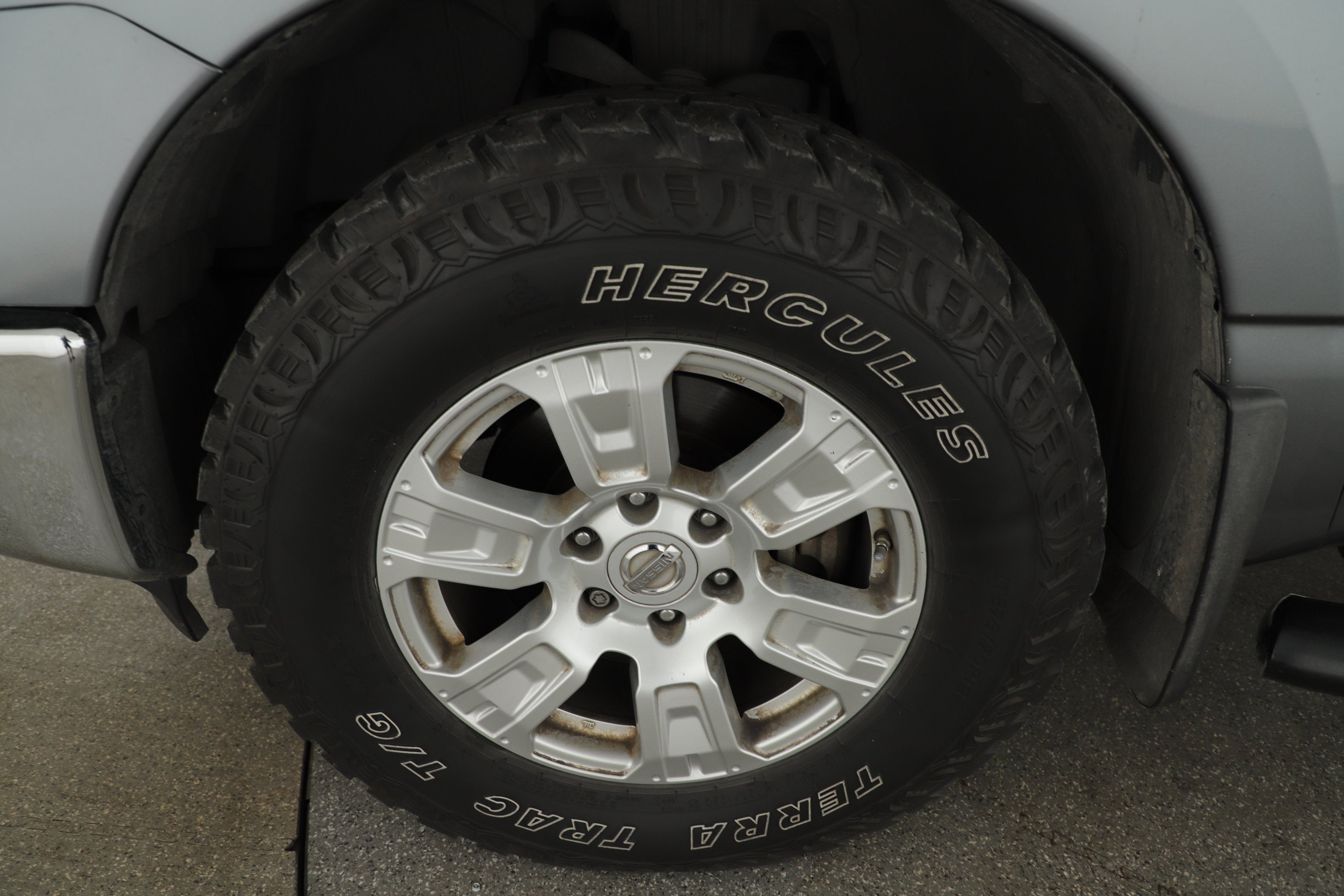 2017 Nissan TITAN SV