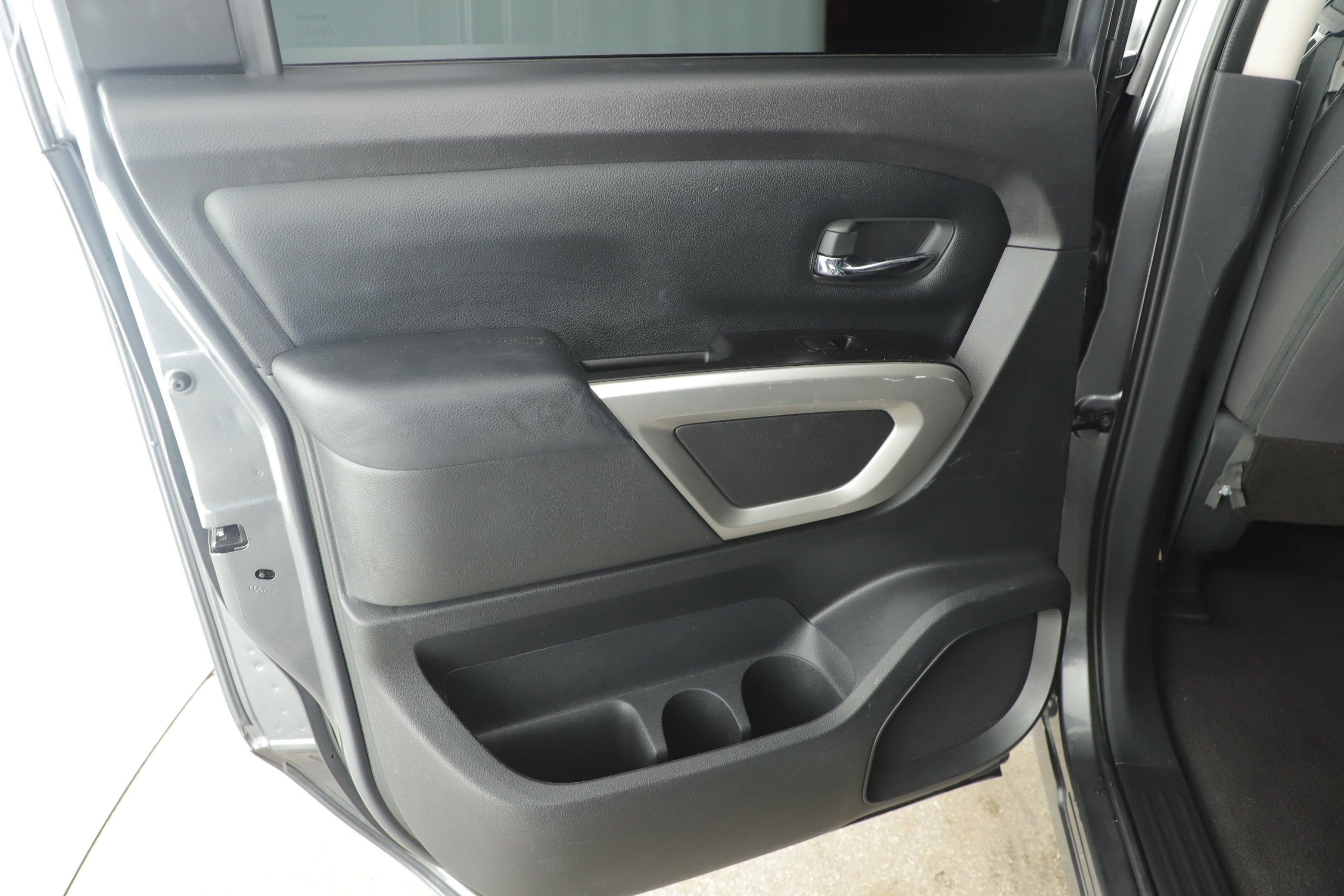 2023 Nissan TITAN Crew Cab SV 4x4