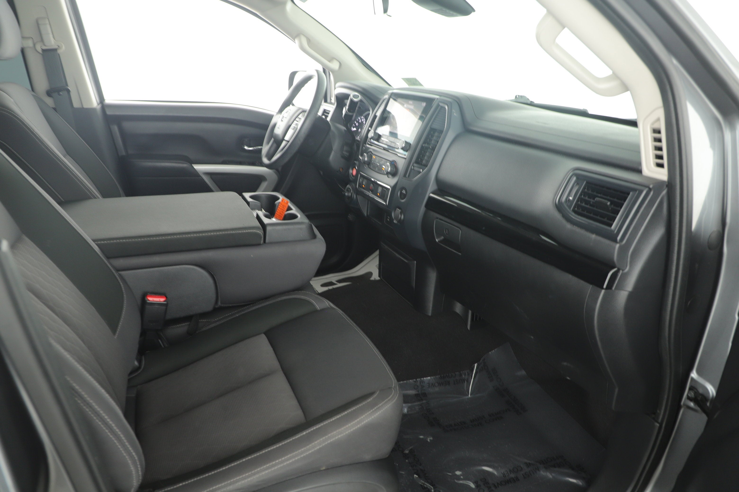 2023 Nissan TITAN Crew Cab SV 4x4