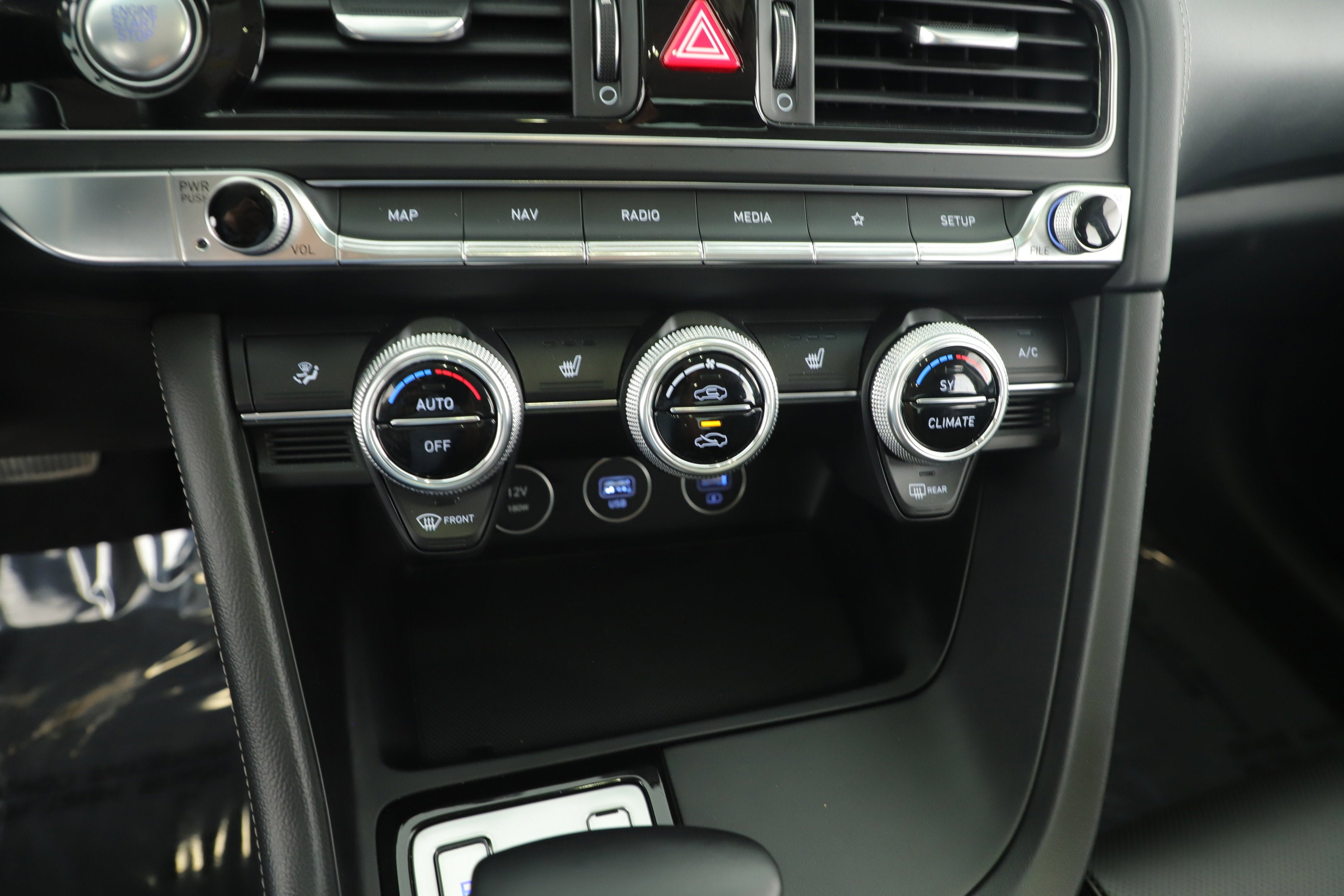 2023 Genesis G70 2.0T RWD