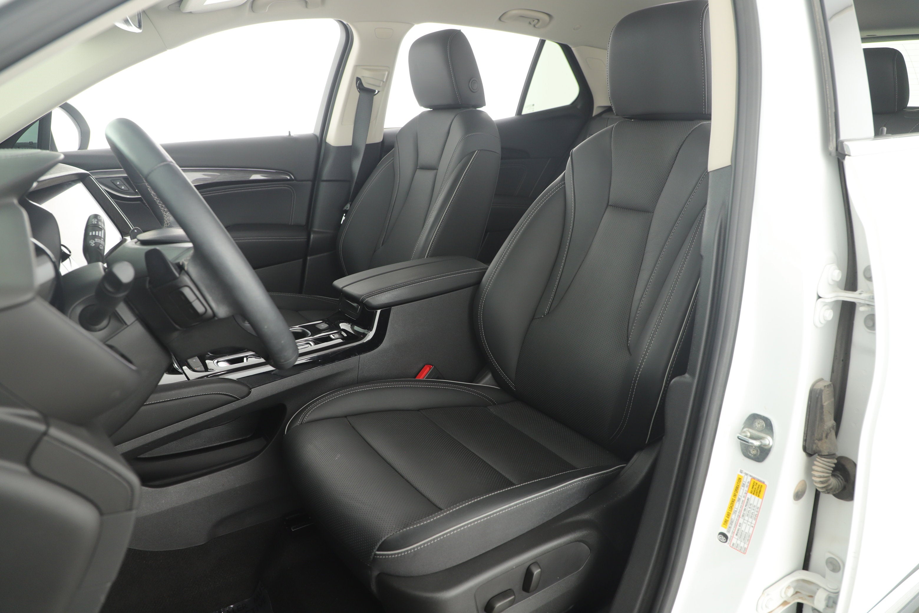 2023 Buick Envision Essence FWD