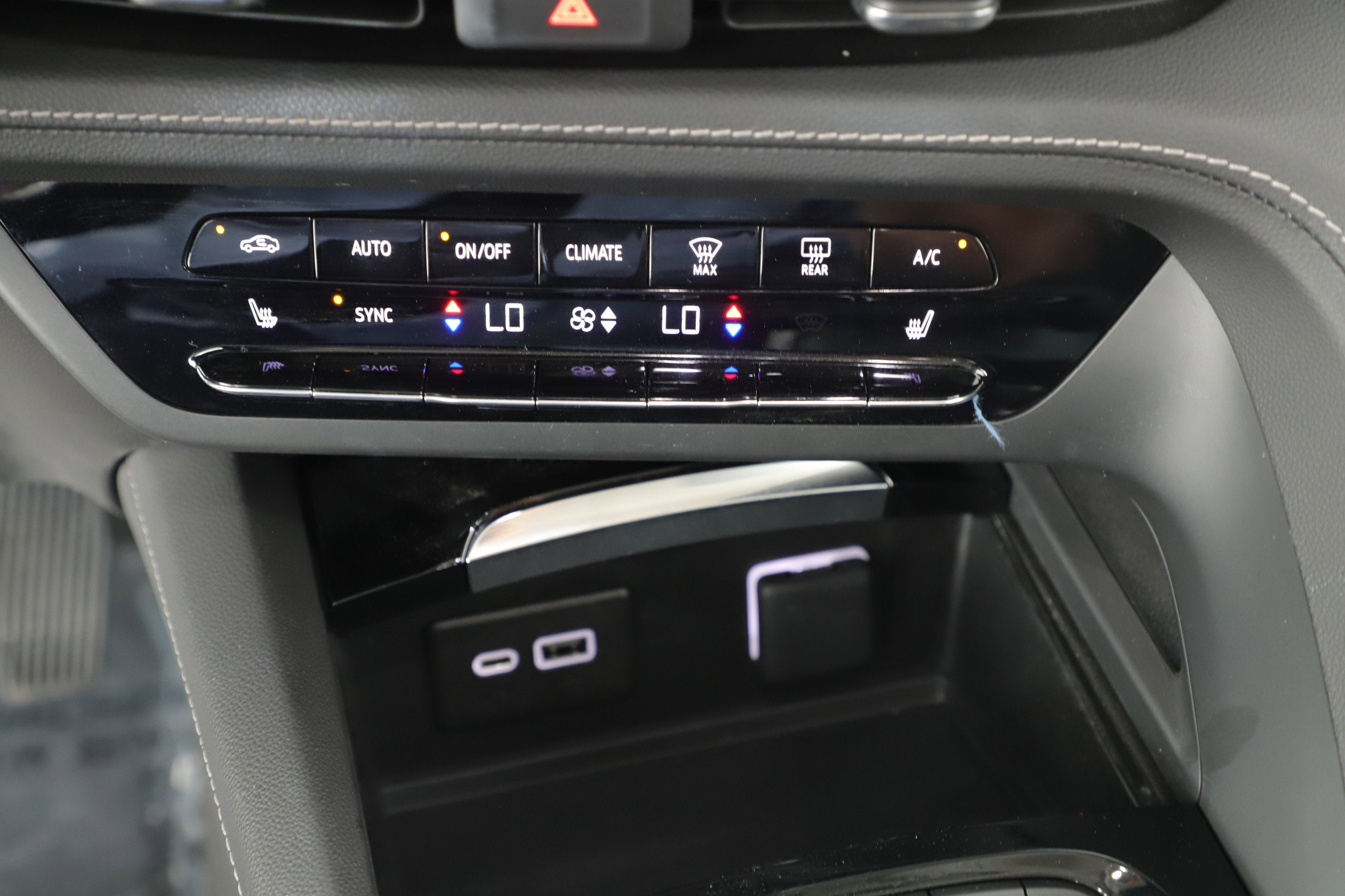 2023 Buick Envision Essence FWD