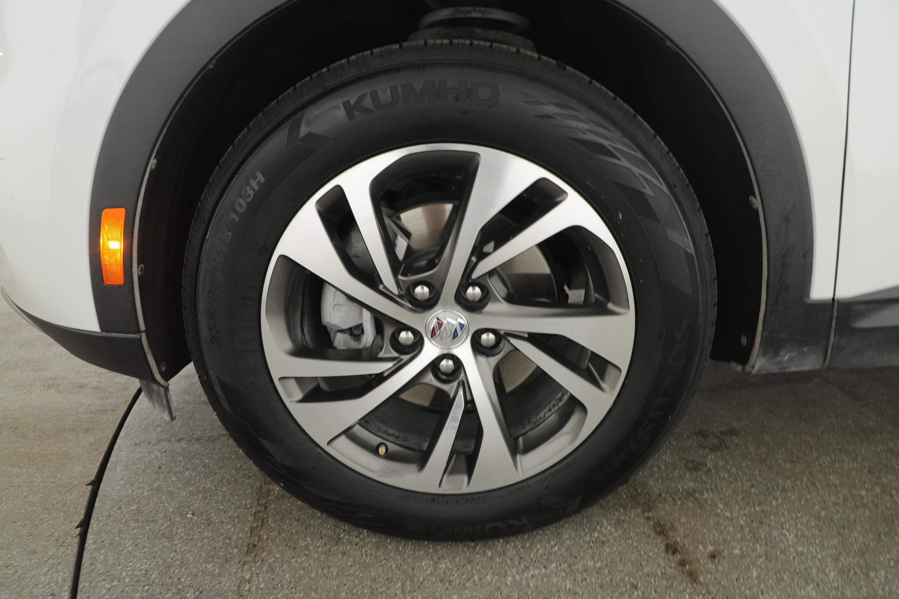 2023 Buick Envision Essence FWD