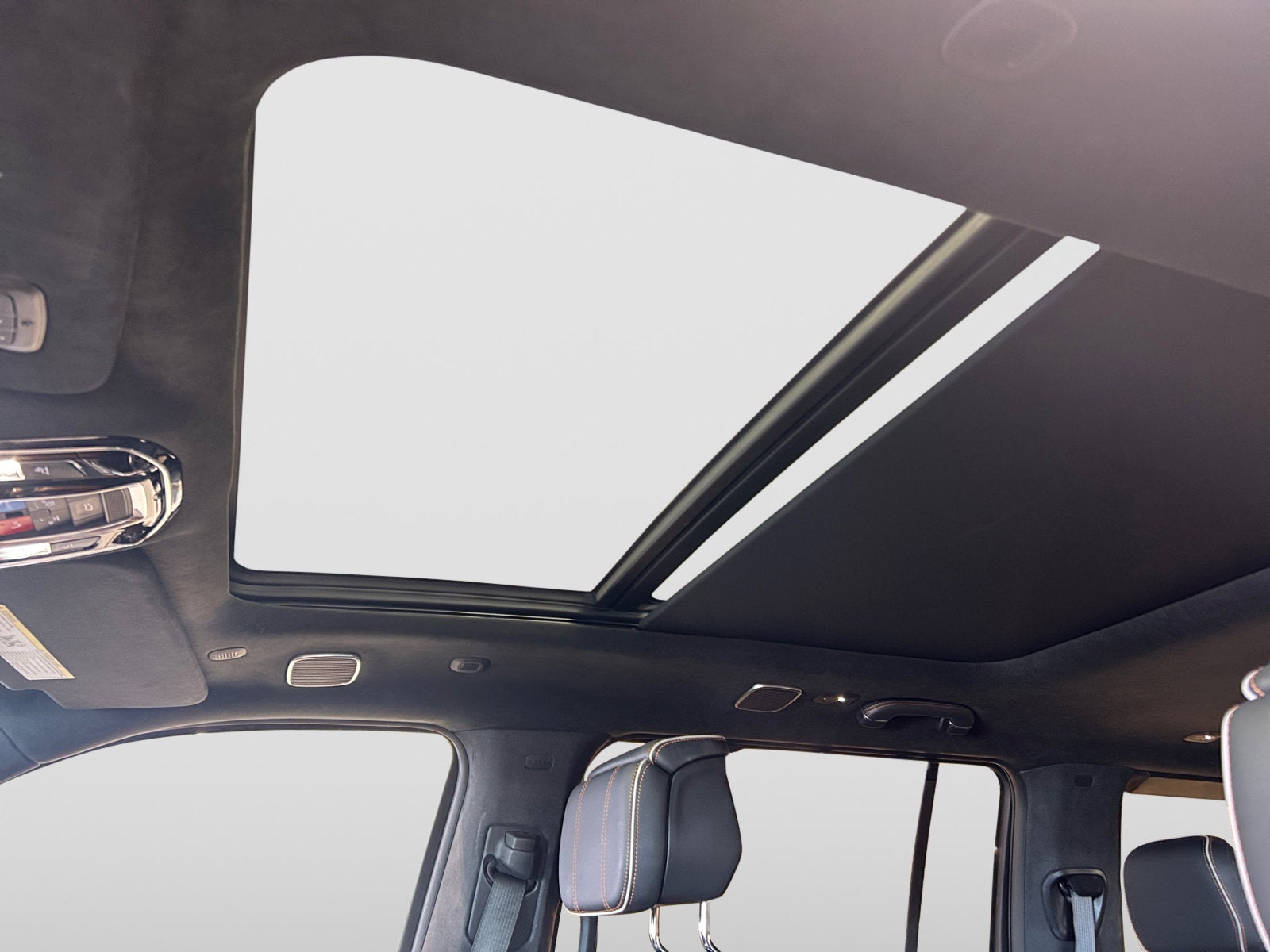 2022 Jeep Grand Wagoneer Series III