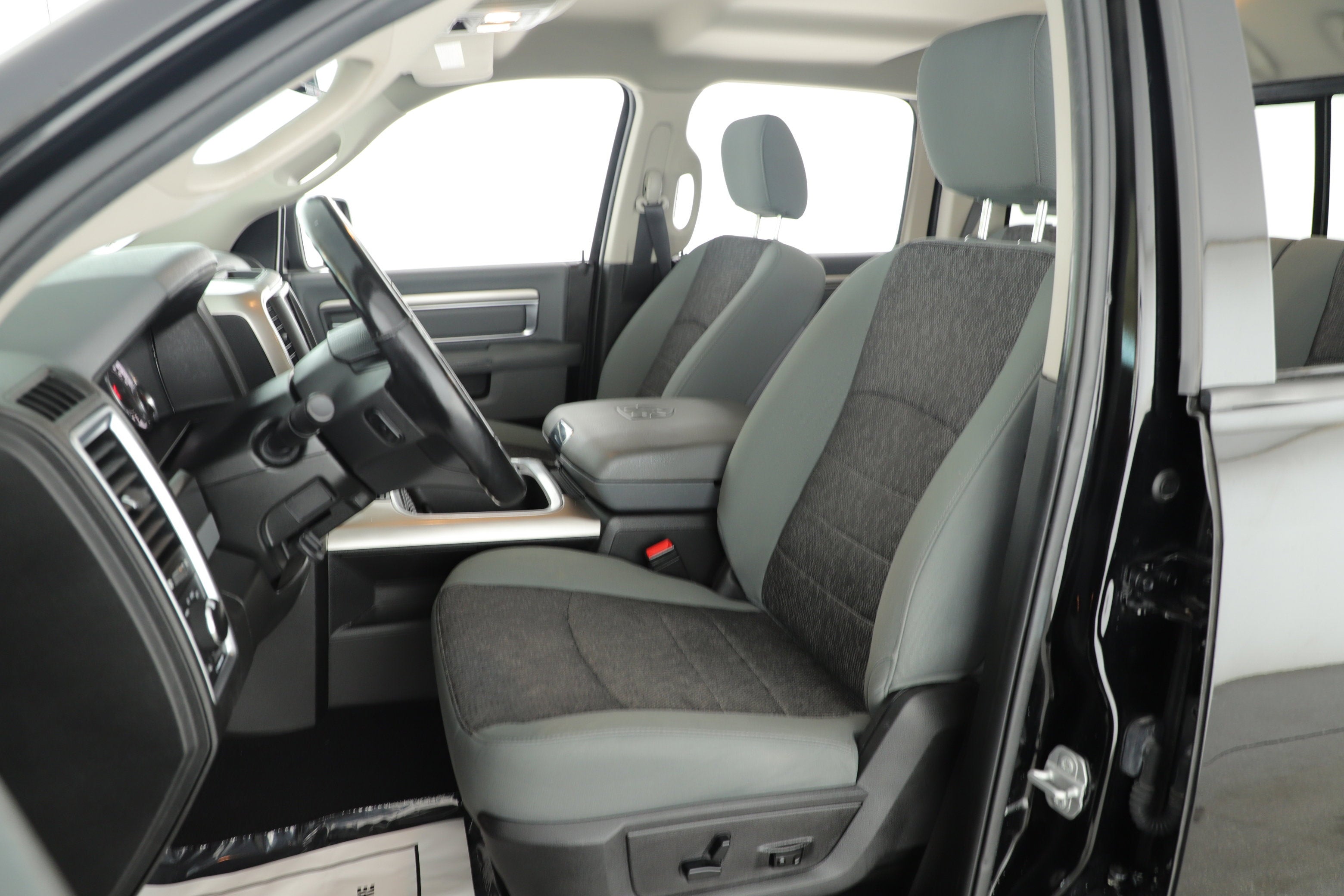 2020 RAM 1500 Classic SLT