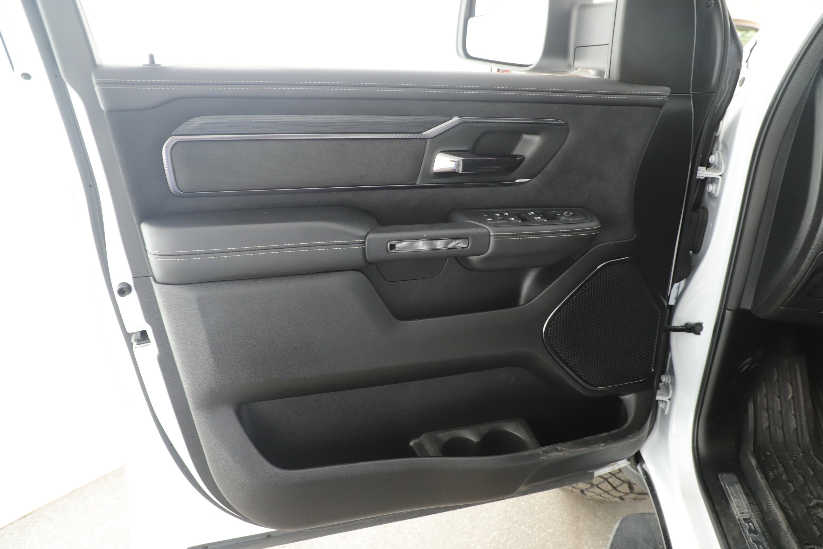 2025 RAM 1500 RHO