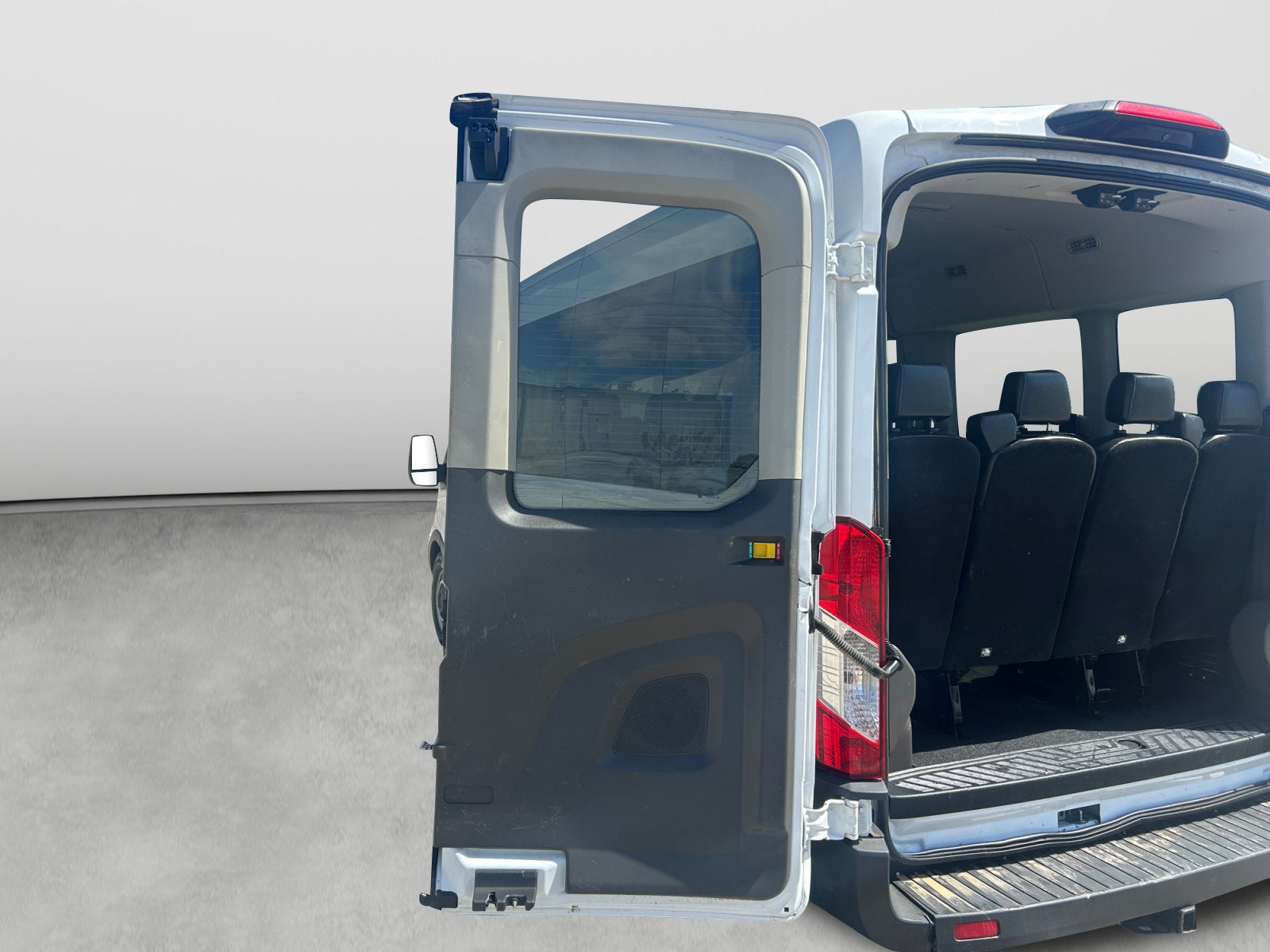 2023 Ford Transit Passenger Wagon T350