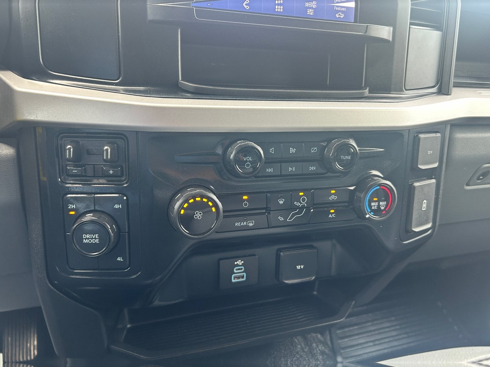 2024 Ford Super Duty F-350 DRW Base