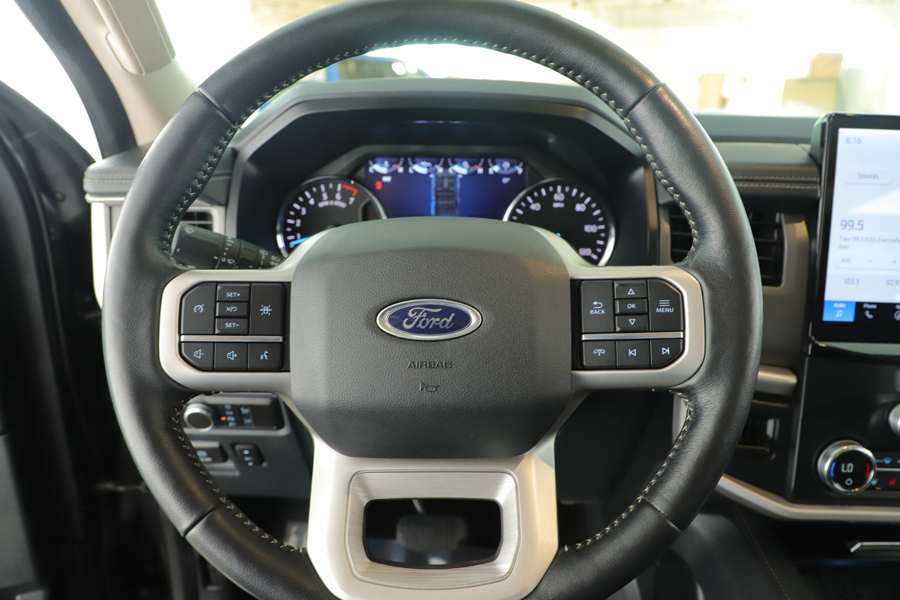 2022 Ford Expedition Max XLT