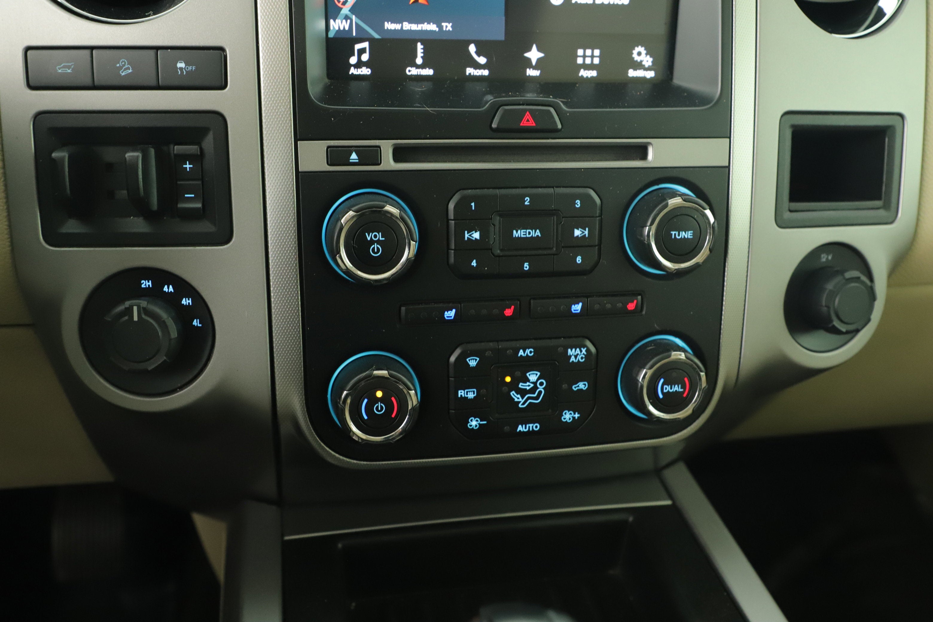 2017 Ford Expedition Base