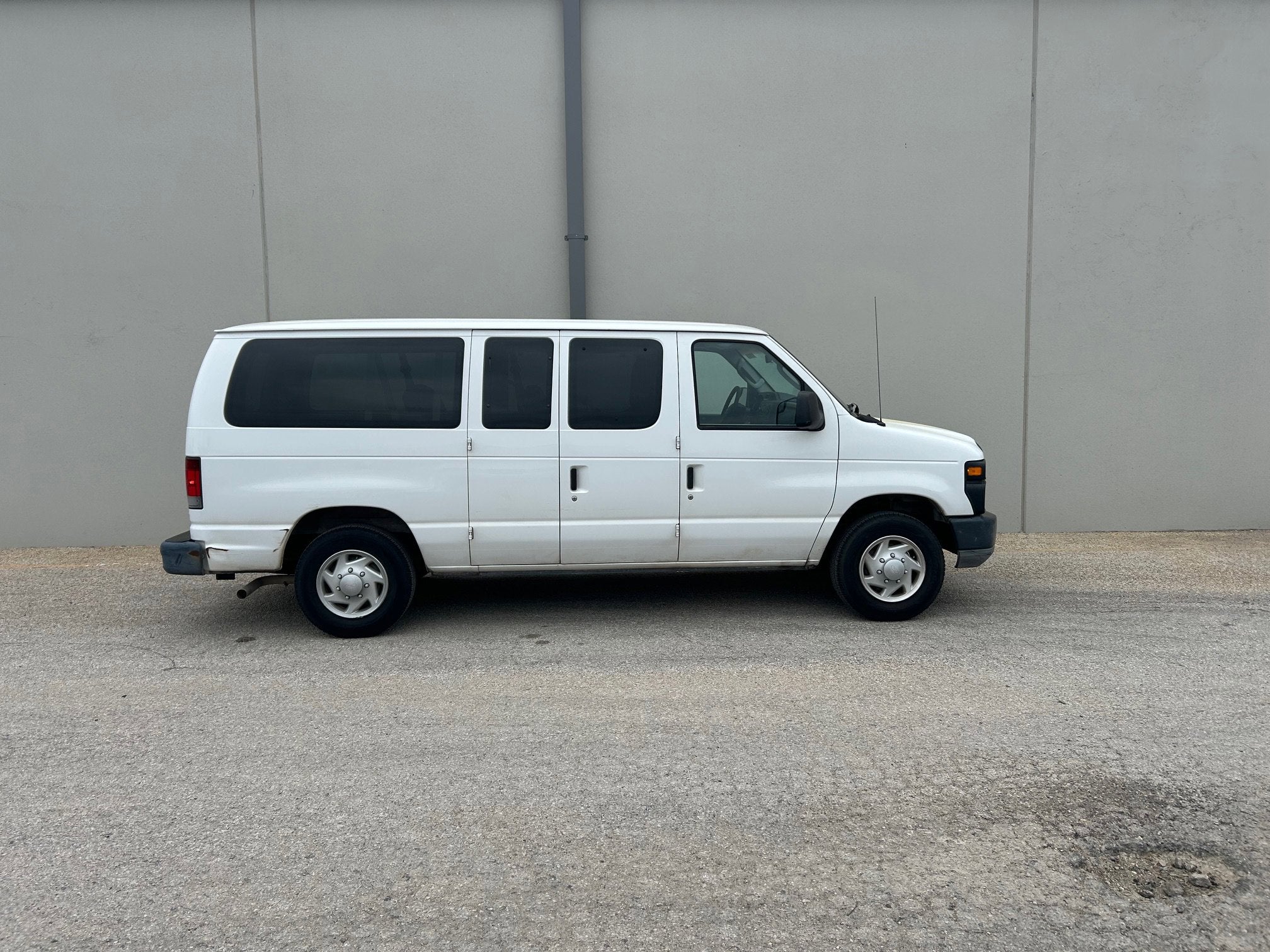 2010 Ford Econoline Wagon Base