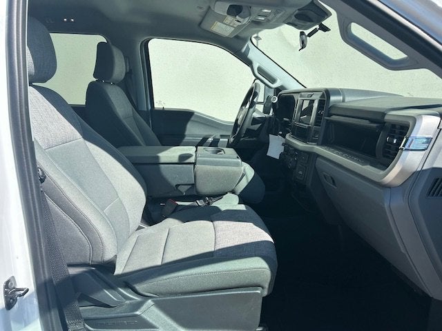 2025 Ford Super Duty F-250 SRW Base