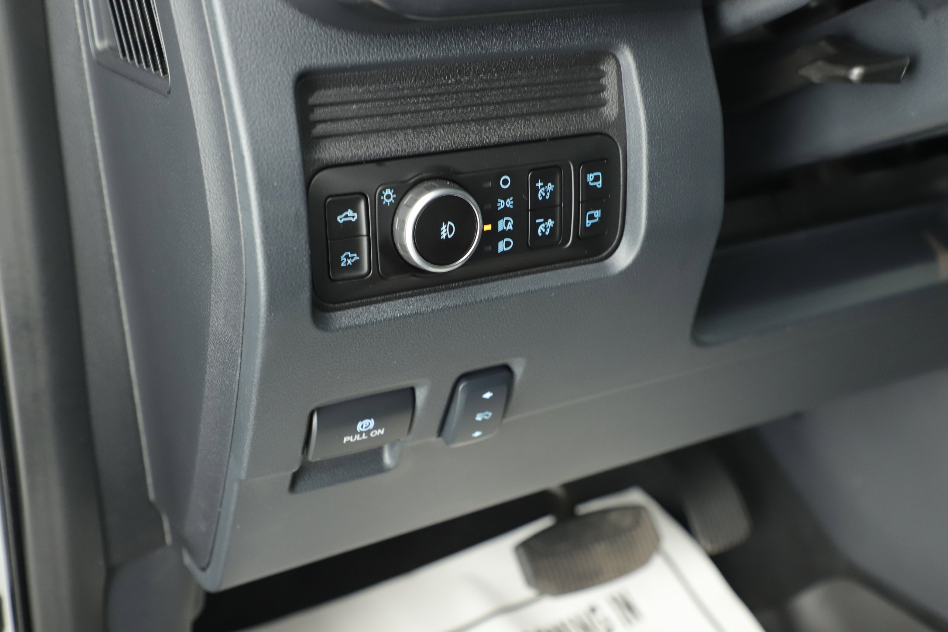 2025 Ford Super Duty F-250 SRW Base