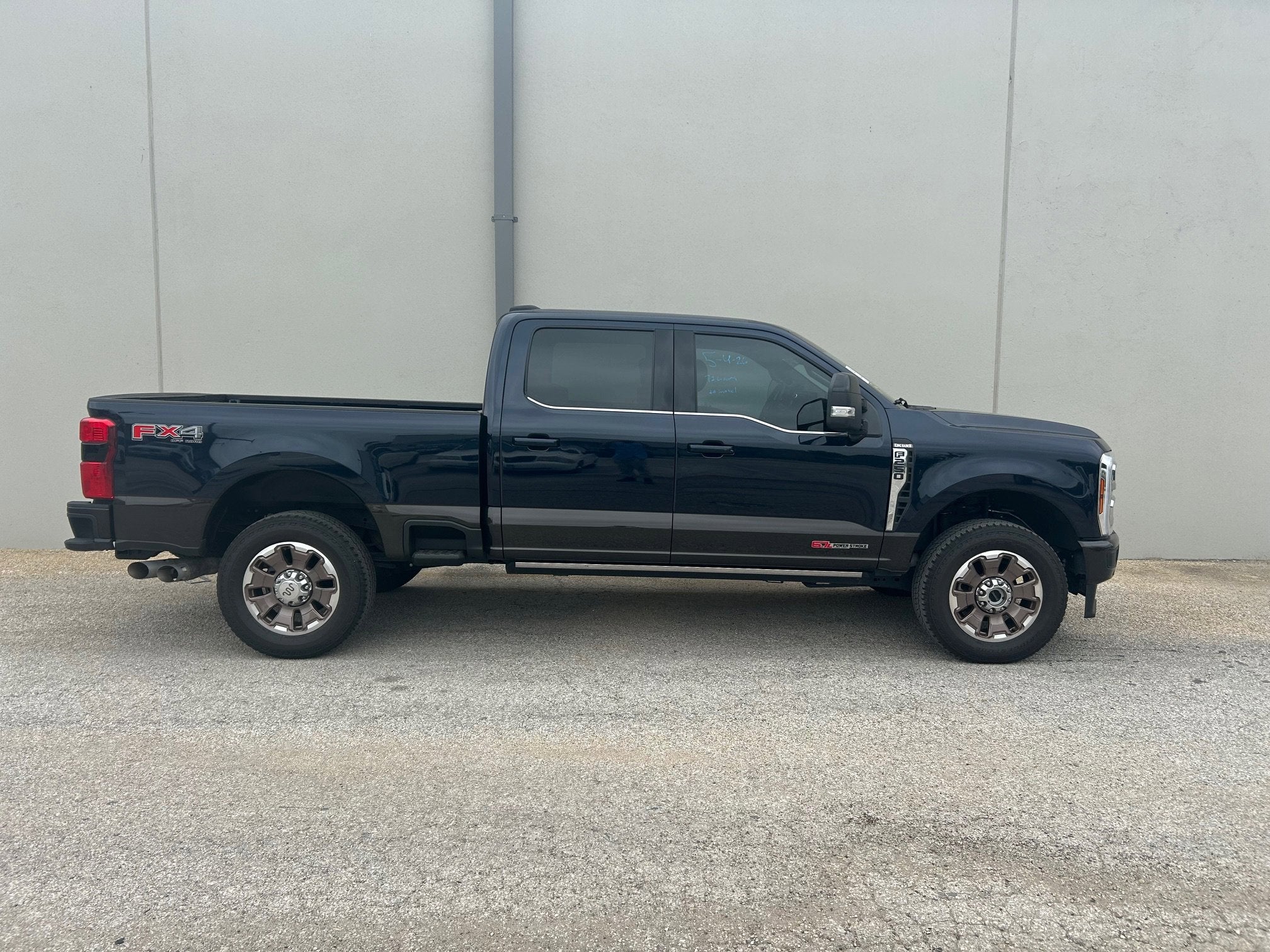 2025 Ford Super Duty F-250 SRW Base