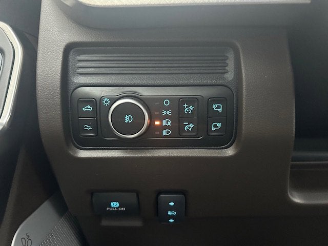 2025 Ford Super Duty F-250 SRW Base