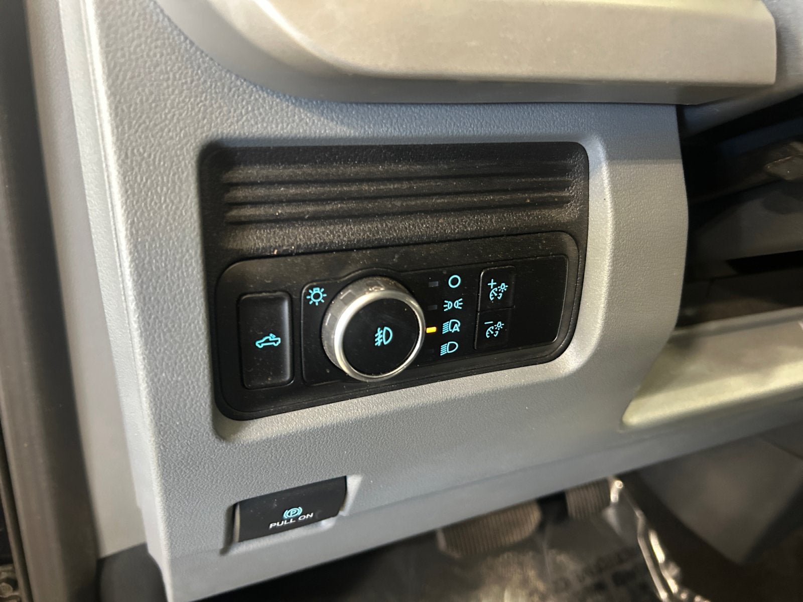 2025 Ford Super Duty F-250 SRW Base