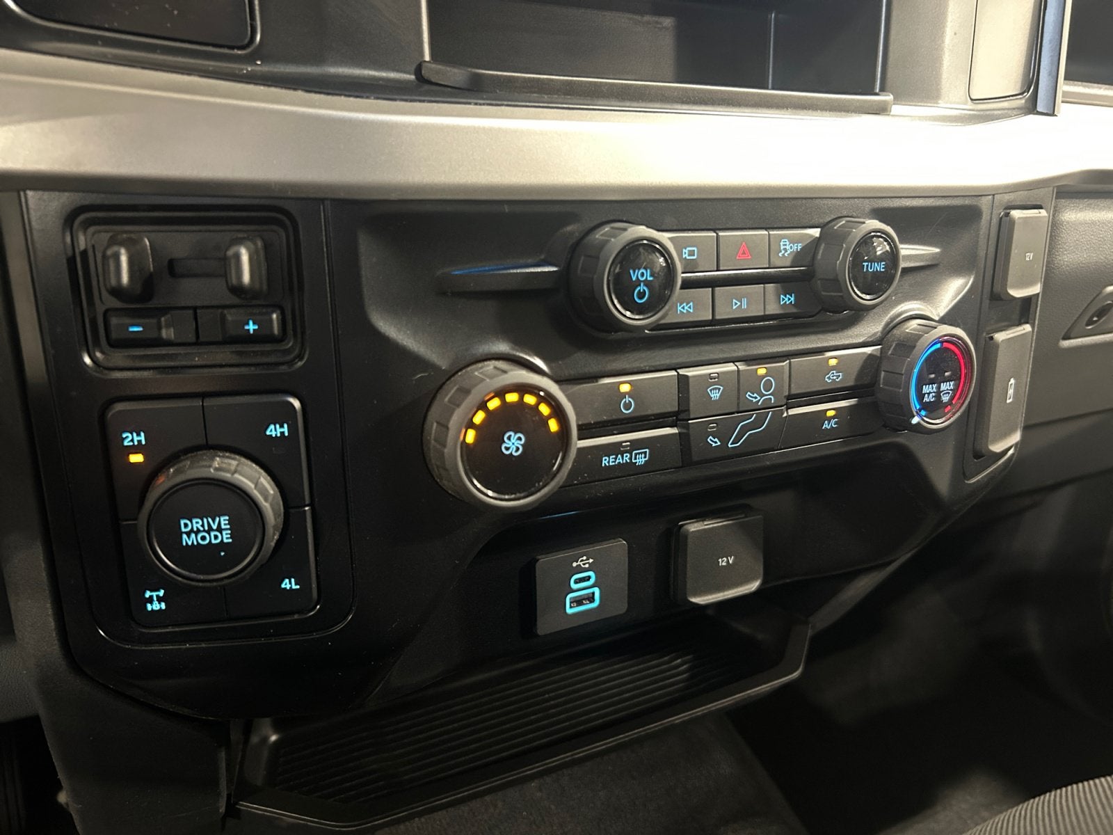 2025 Ford Super Duty F-250 SRW Base