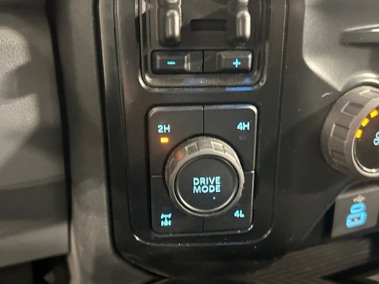 2025 Ford Super Duty F-250 SRW Base