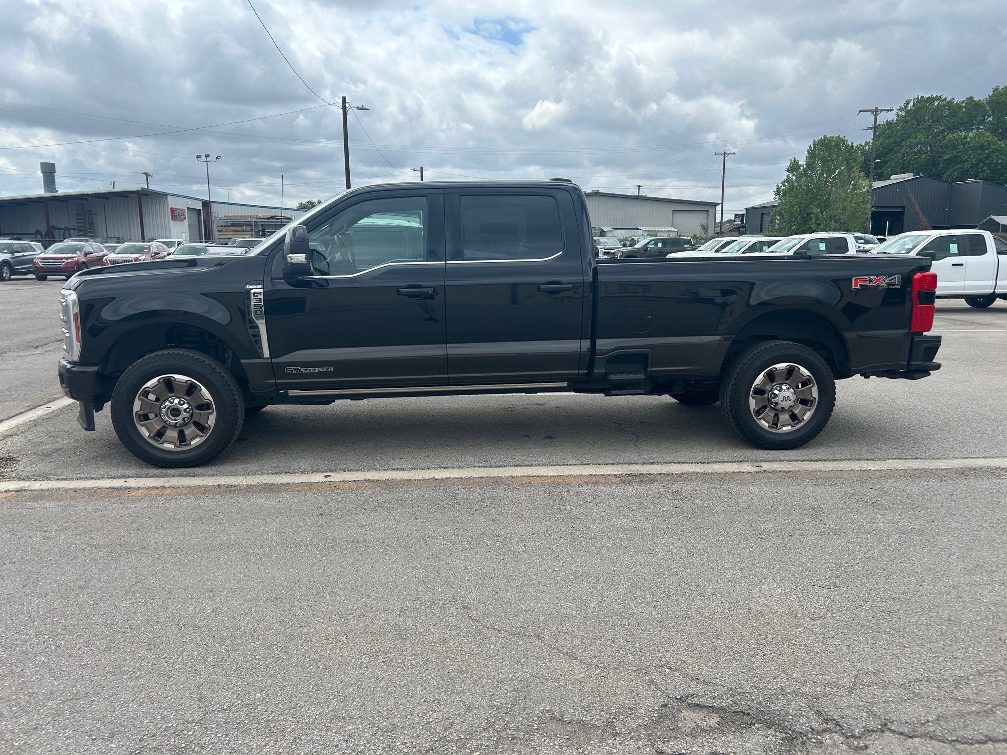 2025 Ford Super Duty F-350 SRW Base