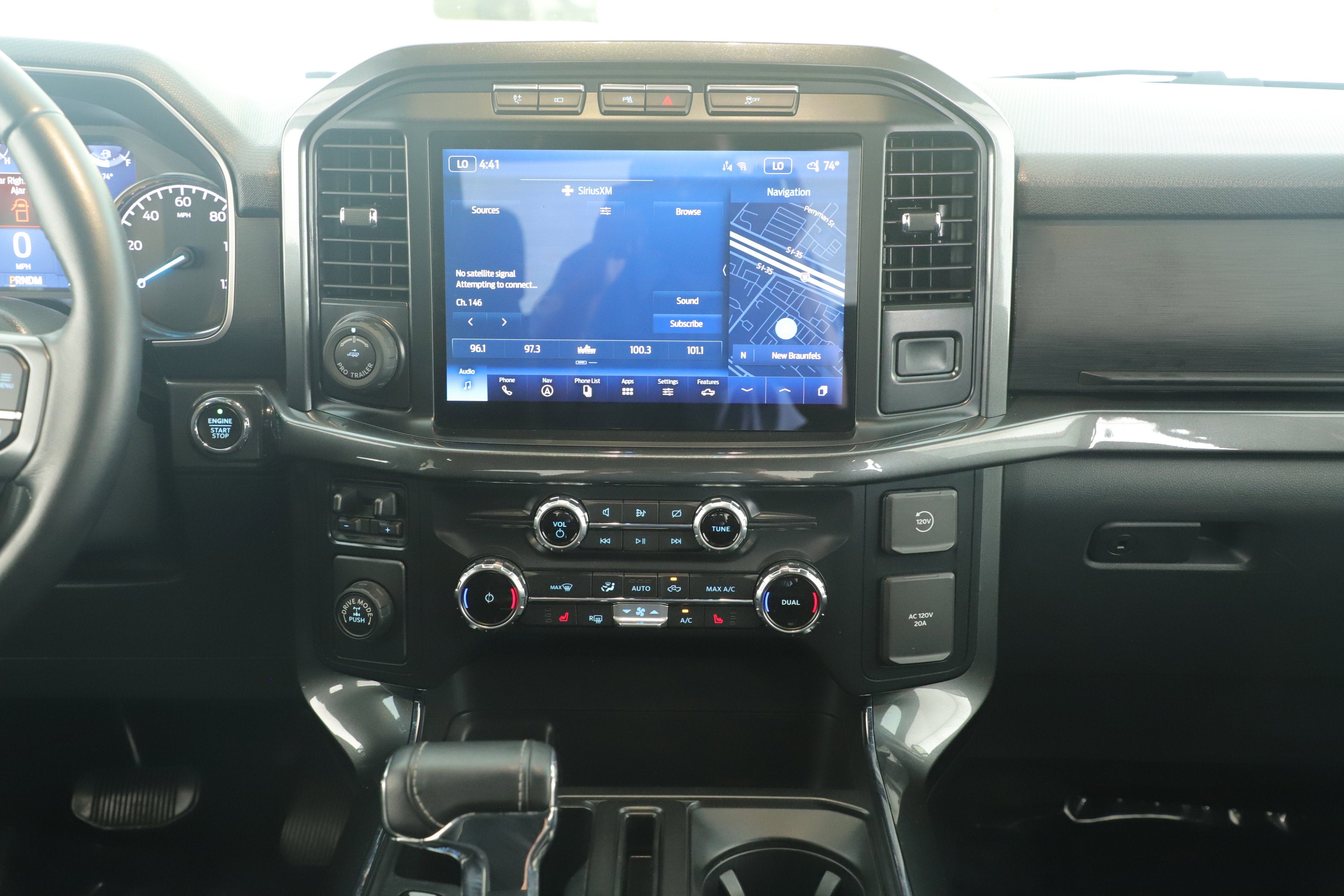 2022 Ford F-150 Base