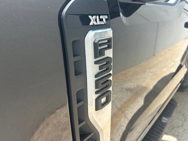 2024 Ford Super Duty F-350 DRW Base