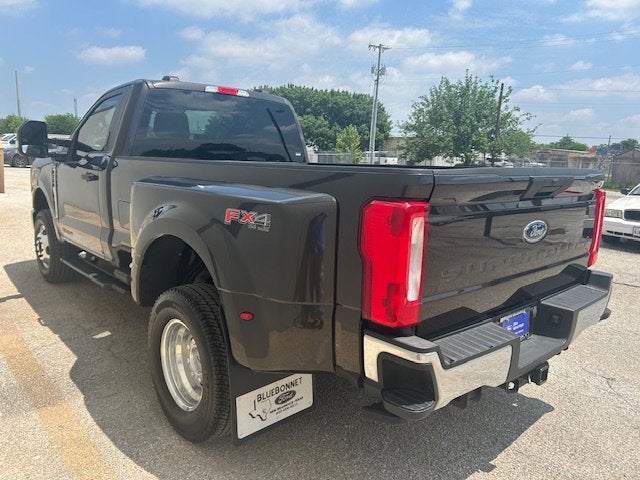 2024 Ford Super Duty F-350 DRW Base