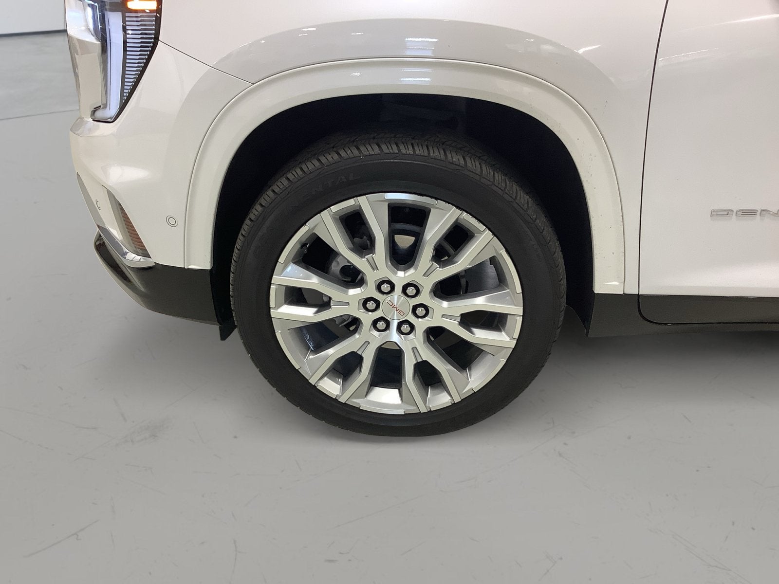 2024 GMC Acadia FWD Denali