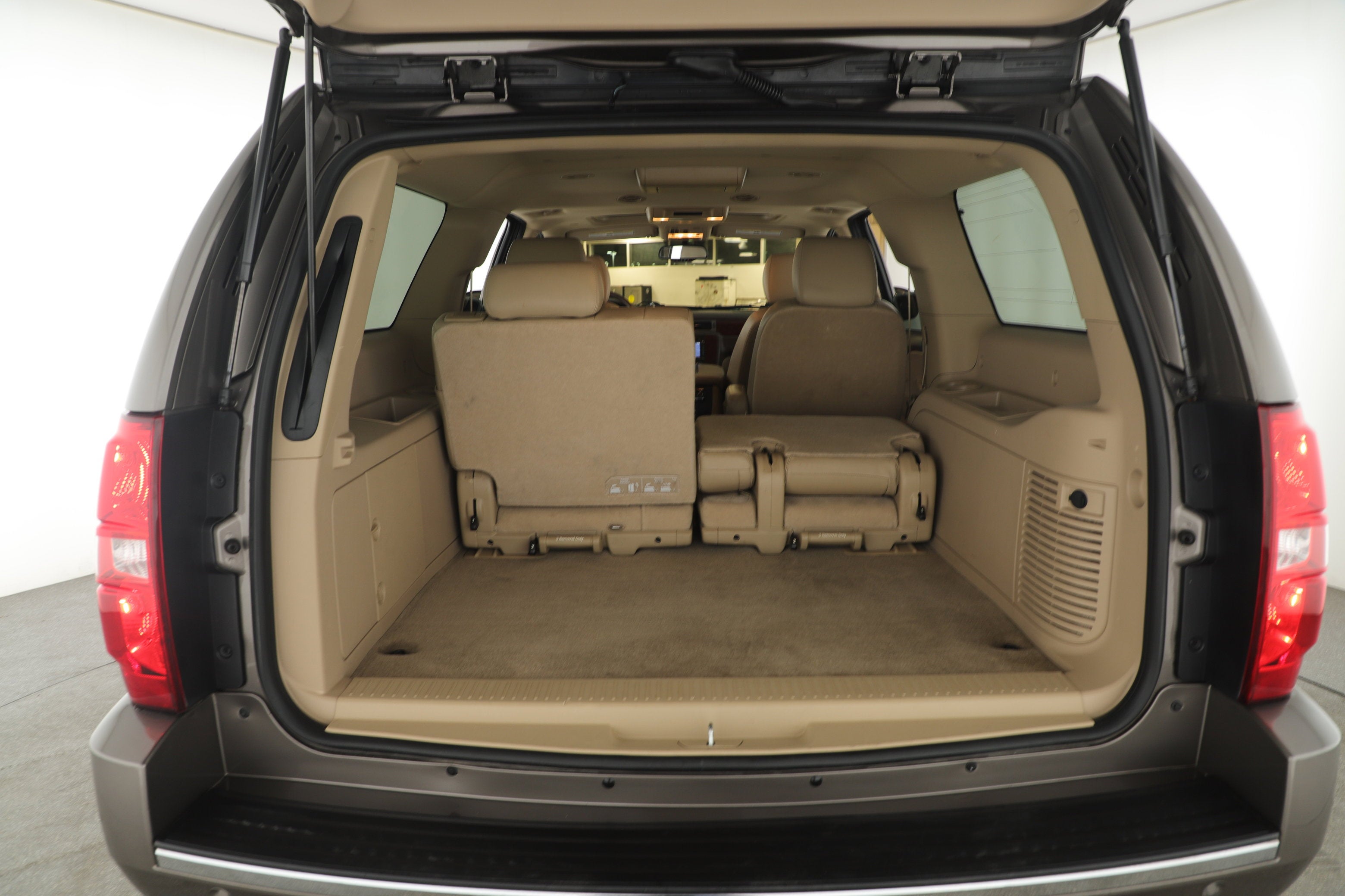 2013 Chevrolet Suburban LTZ