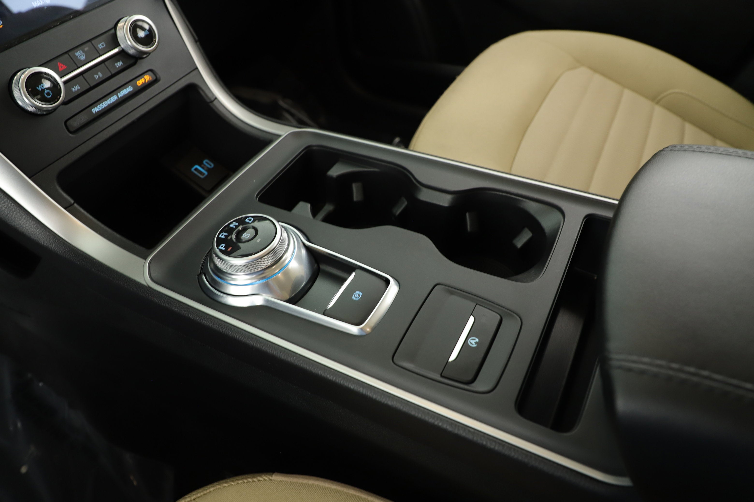 2023 Ford Edge SE