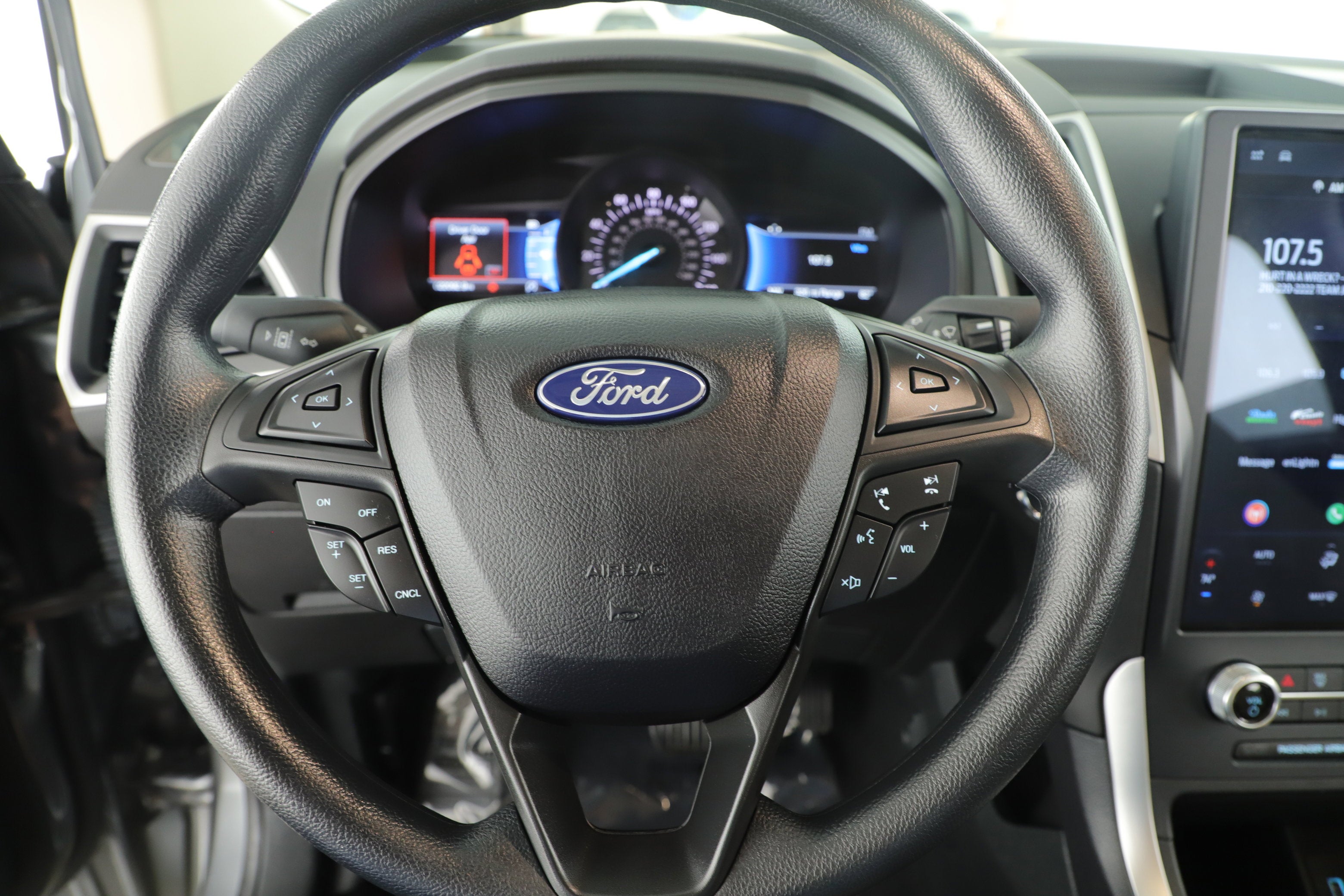 2023 Ford Edge SE