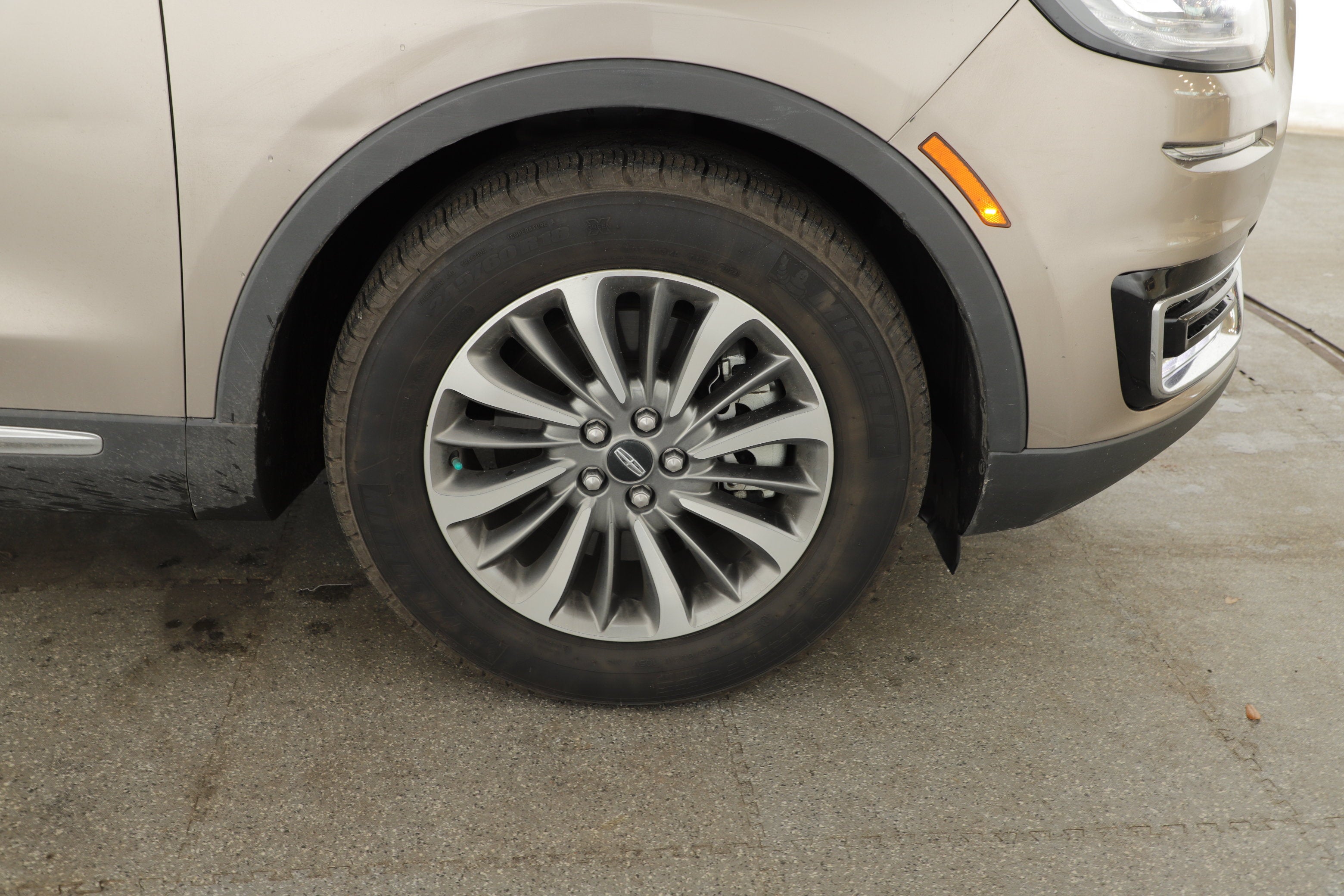2019 Lincoln Nautilus Select