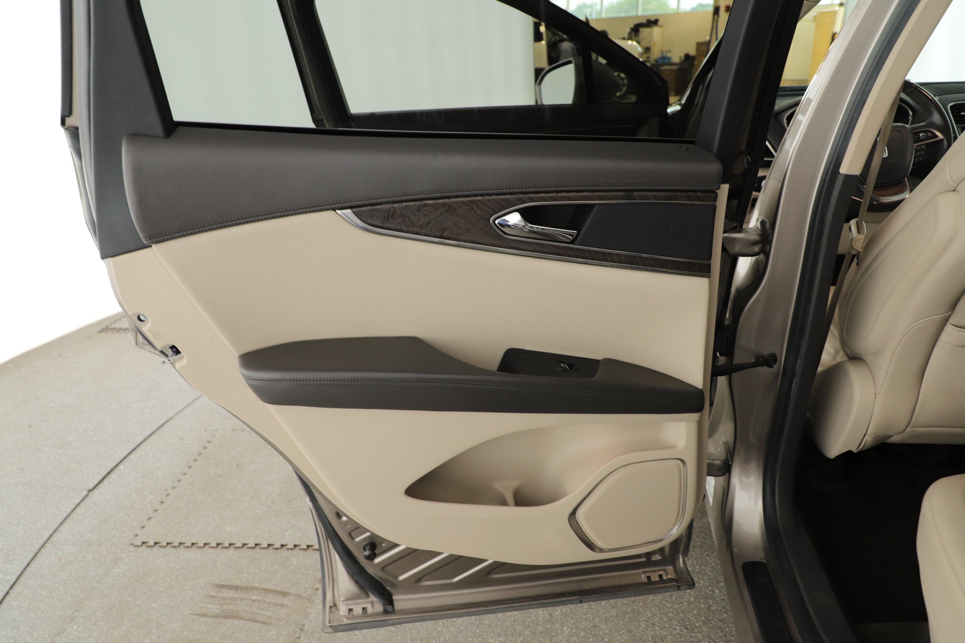2019 Lincoln Nautilus Select
