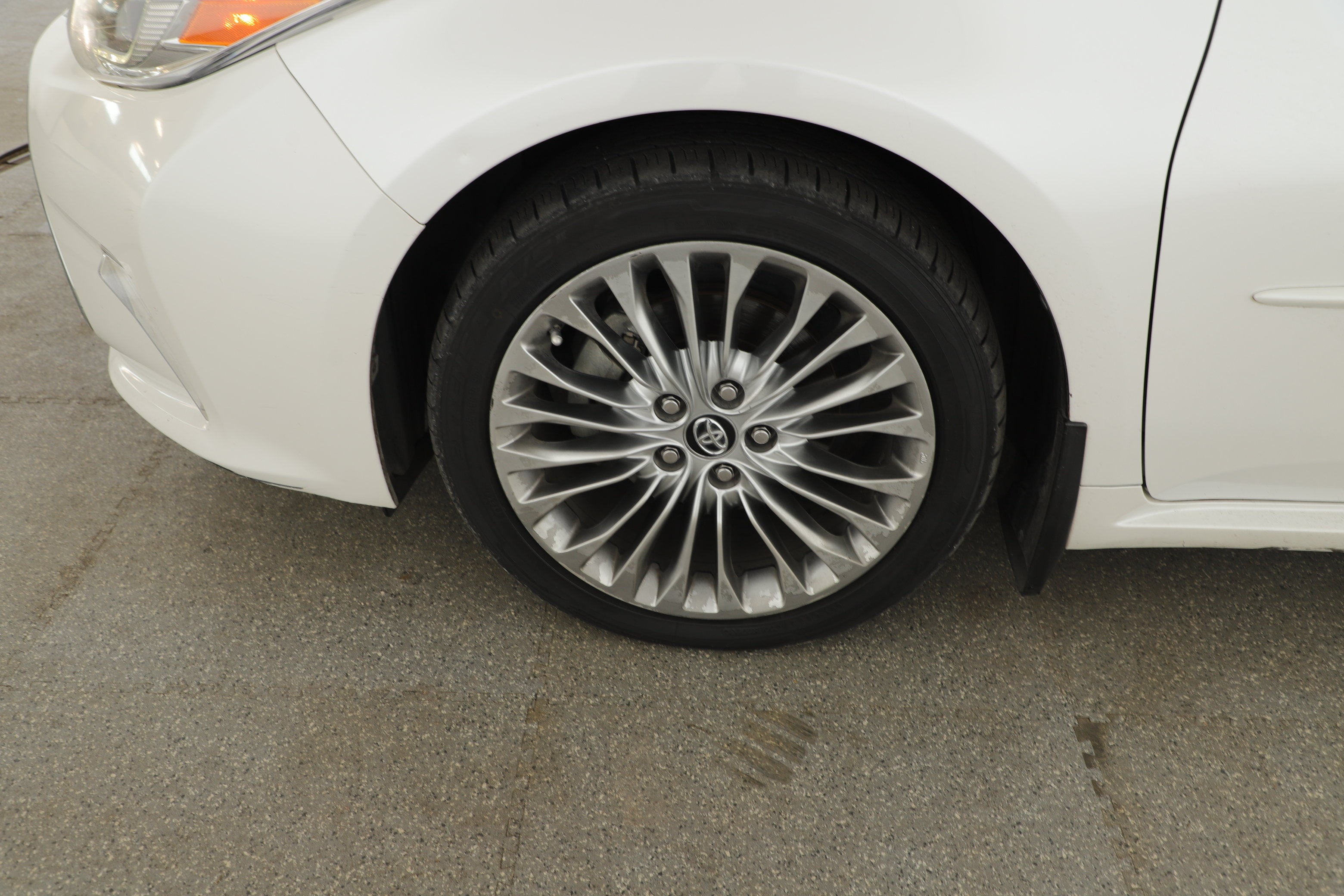 2016 Toyota Avalon Base