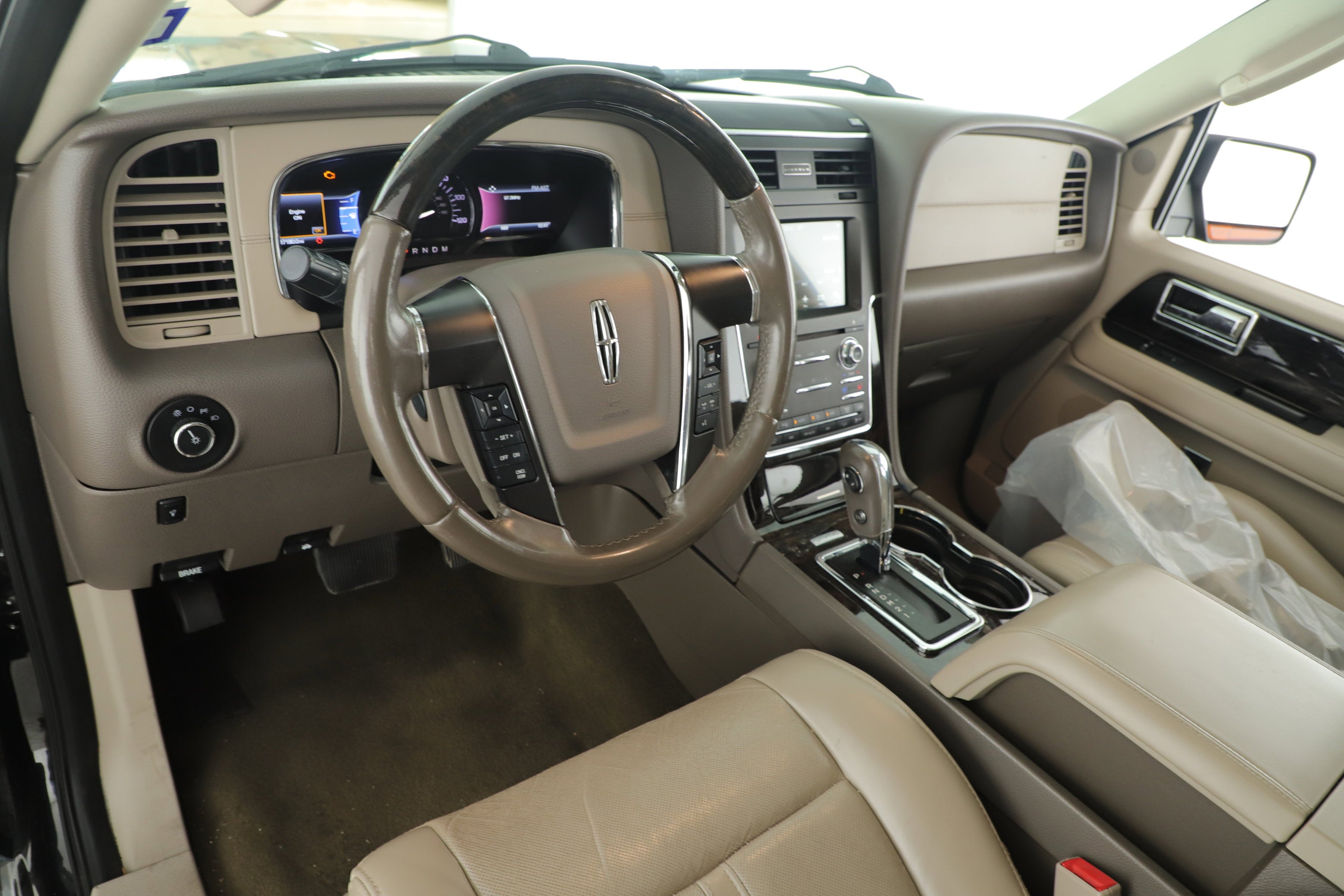 2017 Lincoln Navigator Select