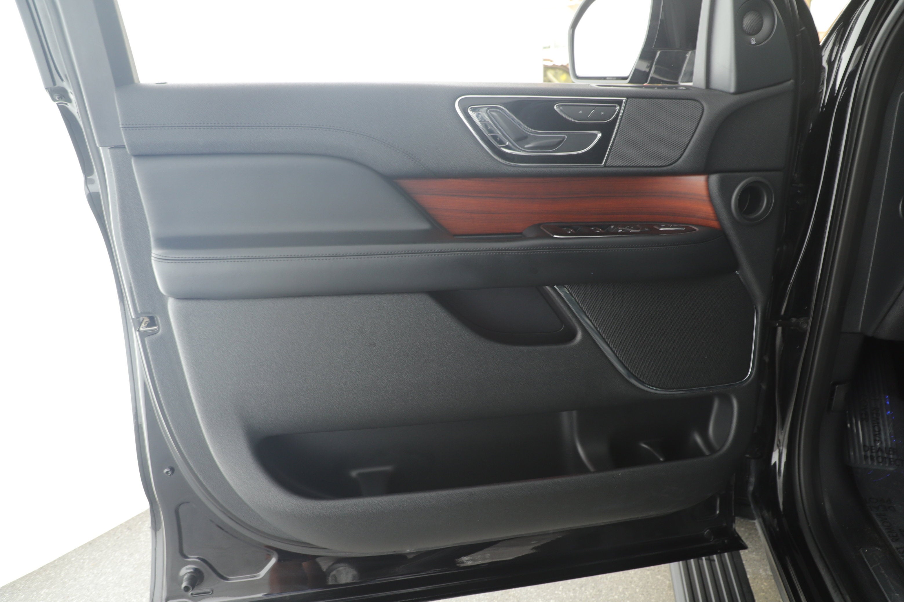 2020 Lincoln Navigator Standard