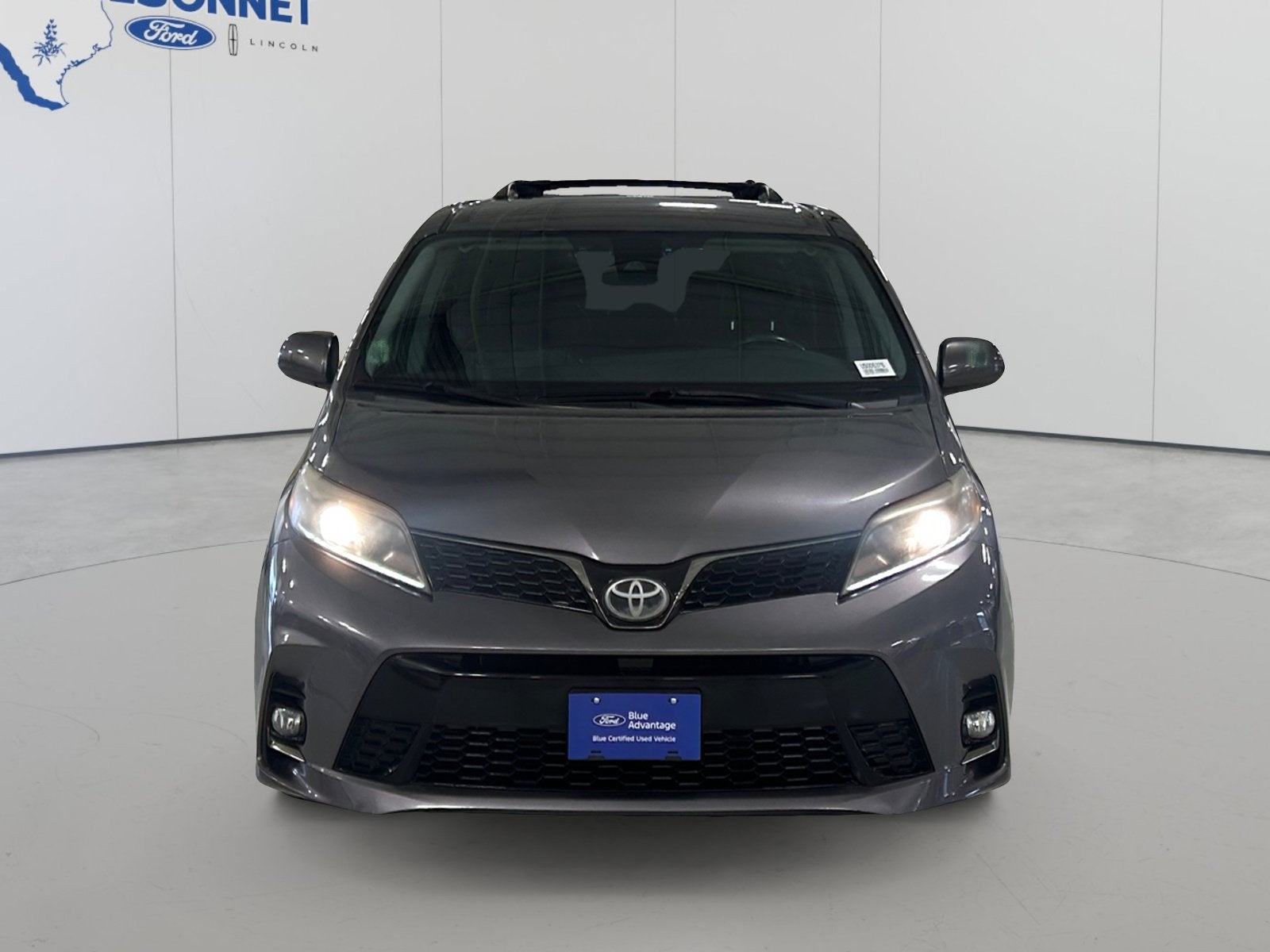 2019 Toyota Sienna SE